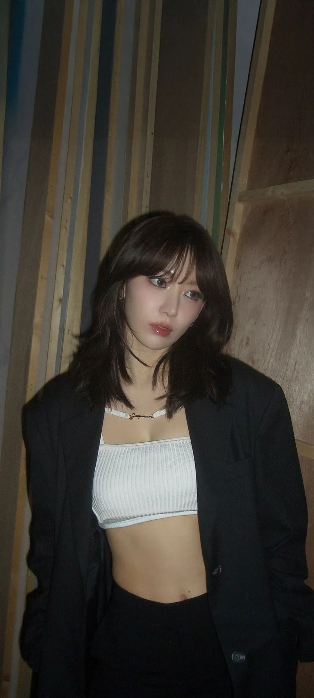 Fond d'écran de verrouillage mobile Sakura Miyawaki 4K HD télécharger — IZ*ONE, LE SSERAFIM
