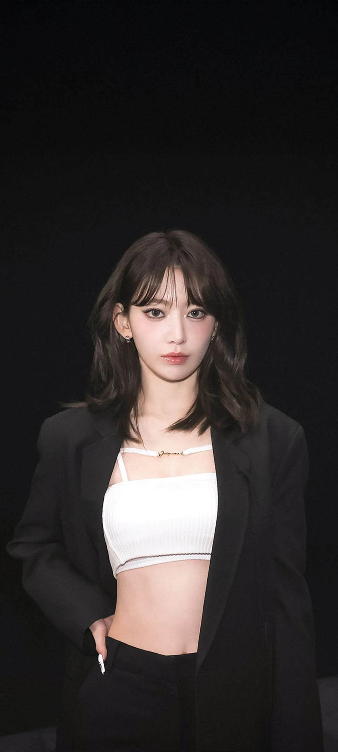 Fond d'écran de verrouillage mobile Sakura Miyawaki 4K HD télécharger — IZ*ONE, LE SSERAFIM