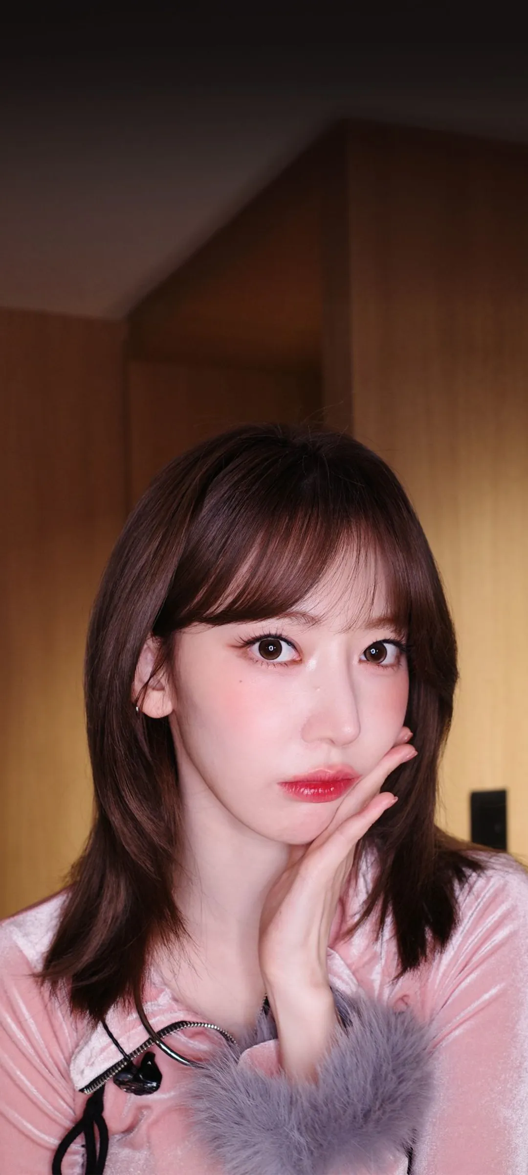 Fond d'écran de verrouillage mobile Sakura Miyawaki 4K HD télécharger — IZ*ONE, LE SSERAFIM