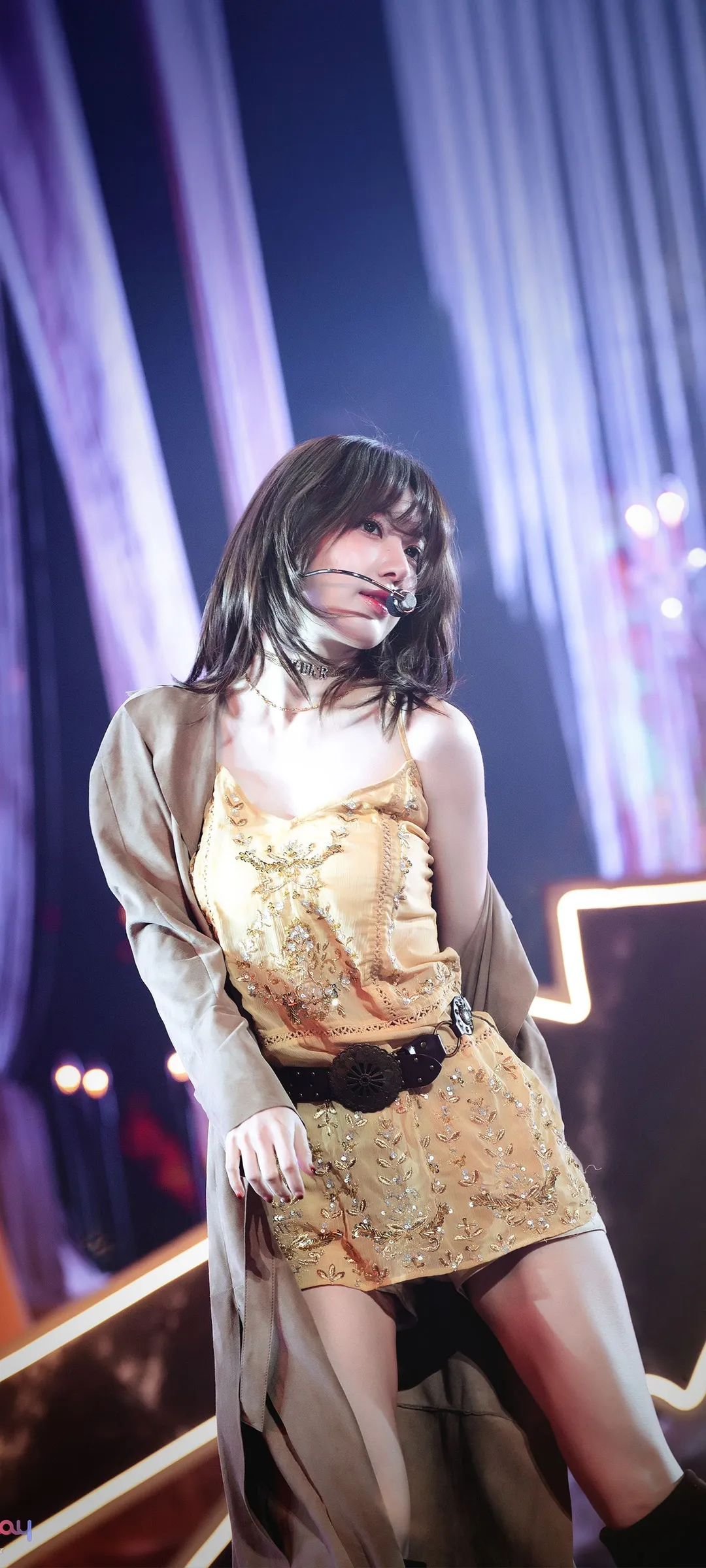 Fond d'écran de verrouillage mobile Sakura Miyawaki 4K HD télécharger — IZ*ONE, LE SSERAFIM