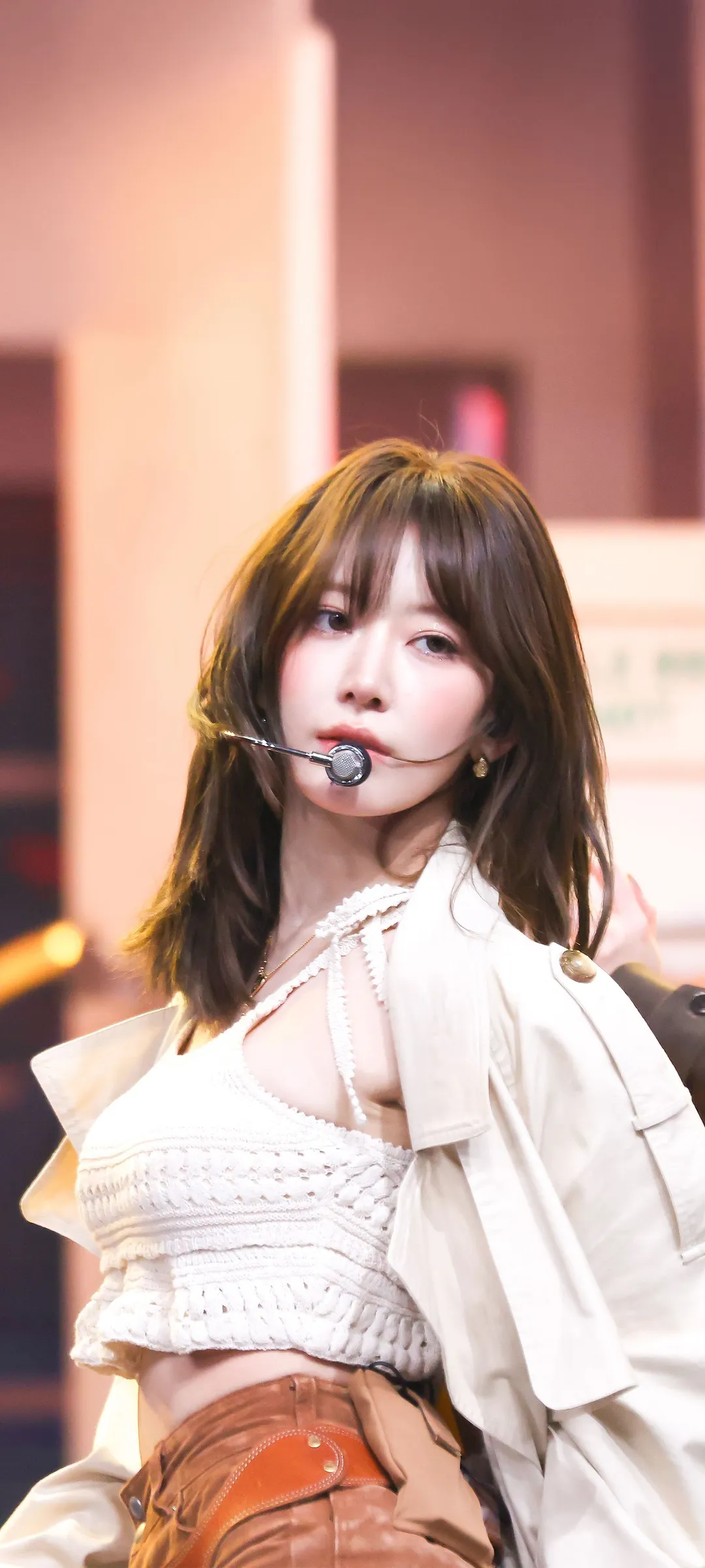 Fond d'écran de verrouillage mobile Sakura Miyawaki 4K HD télécharger — IZ*ONE, LE SSERAFIM