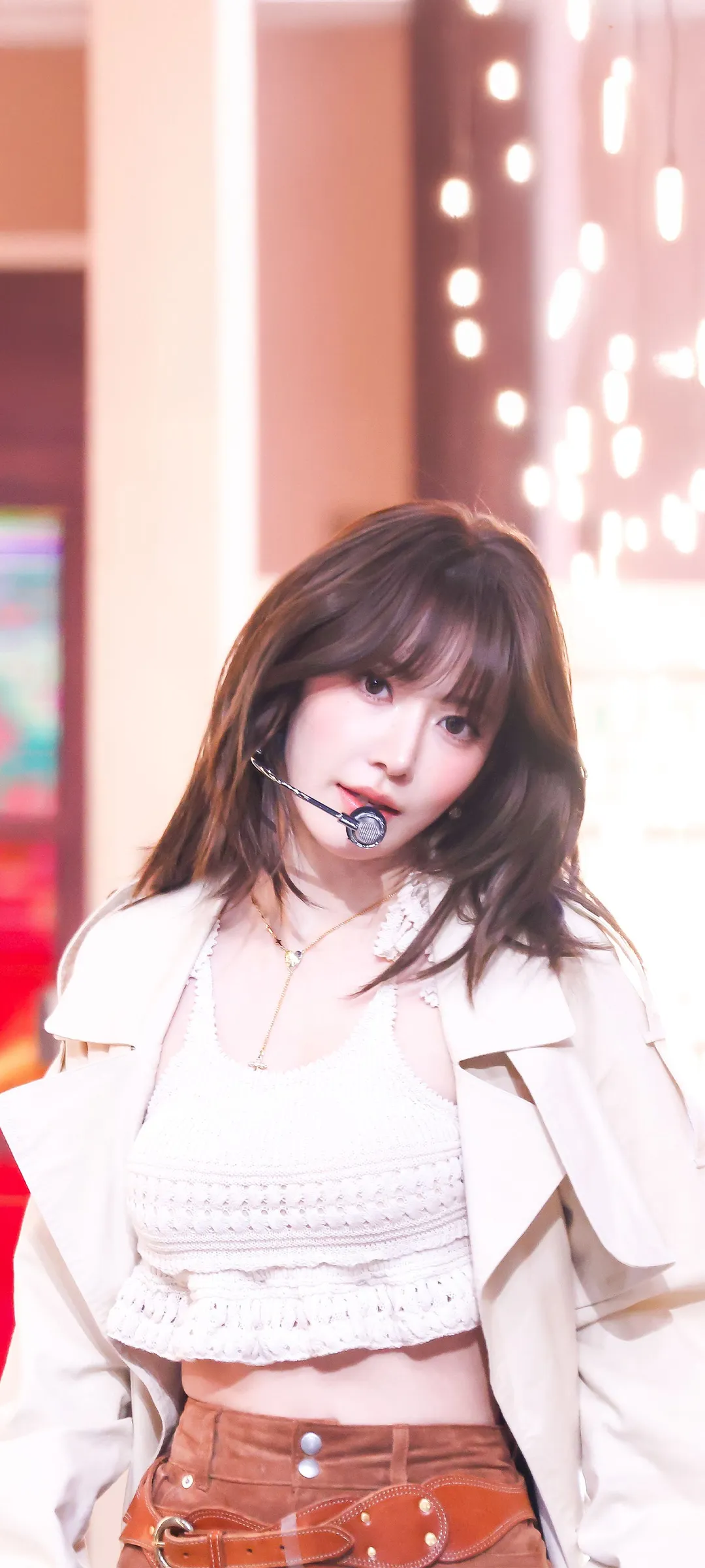 Fond d'écran de verrouillage mobile Sakura Miyawaki 4K HD télécharger — IZ*ONE, LE SSERAFIM