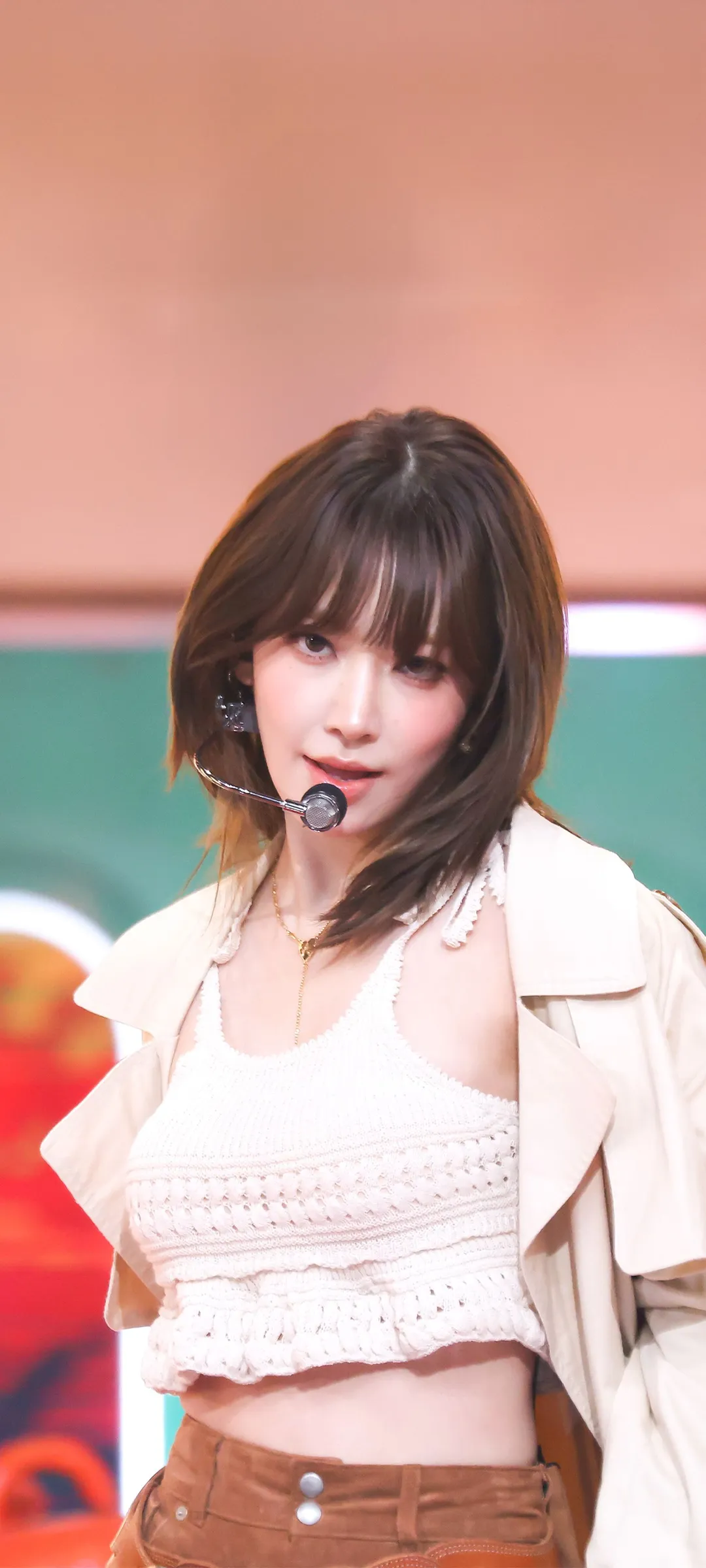 Fond d'écran de verrouillage mobile Sakura Miyawaki 4K HD télécharger — IZ*ONE, LE SSERAFIM
