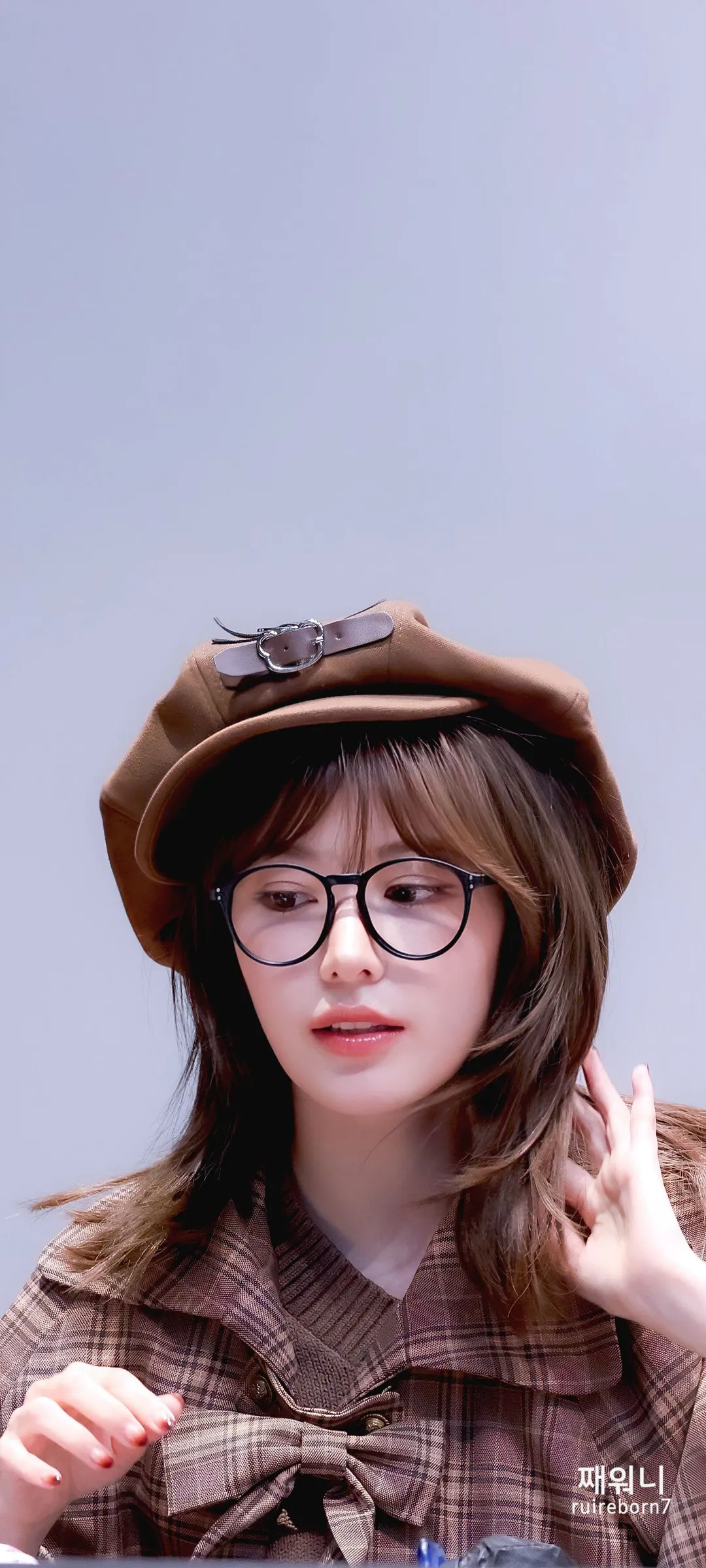 Fond d'écran de verrouillage mobile Sakura Miyawaki 4K HD télécharger — IZ*ONE, LE SSERAFIM