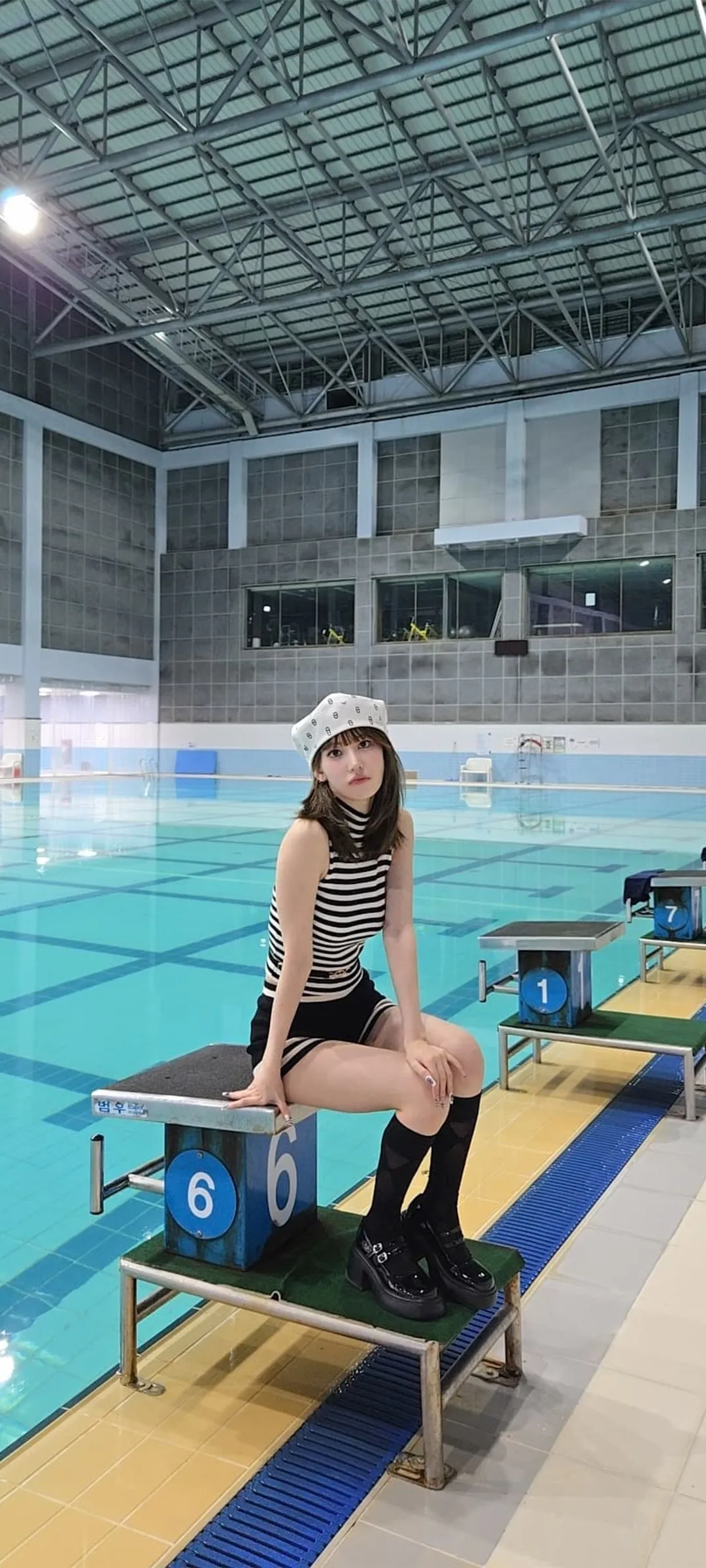 Fond d'écran de verrouillage mobile Sakura Miyawaki 4K HD télécharger — IZ*ONE, LE SSERAFIM