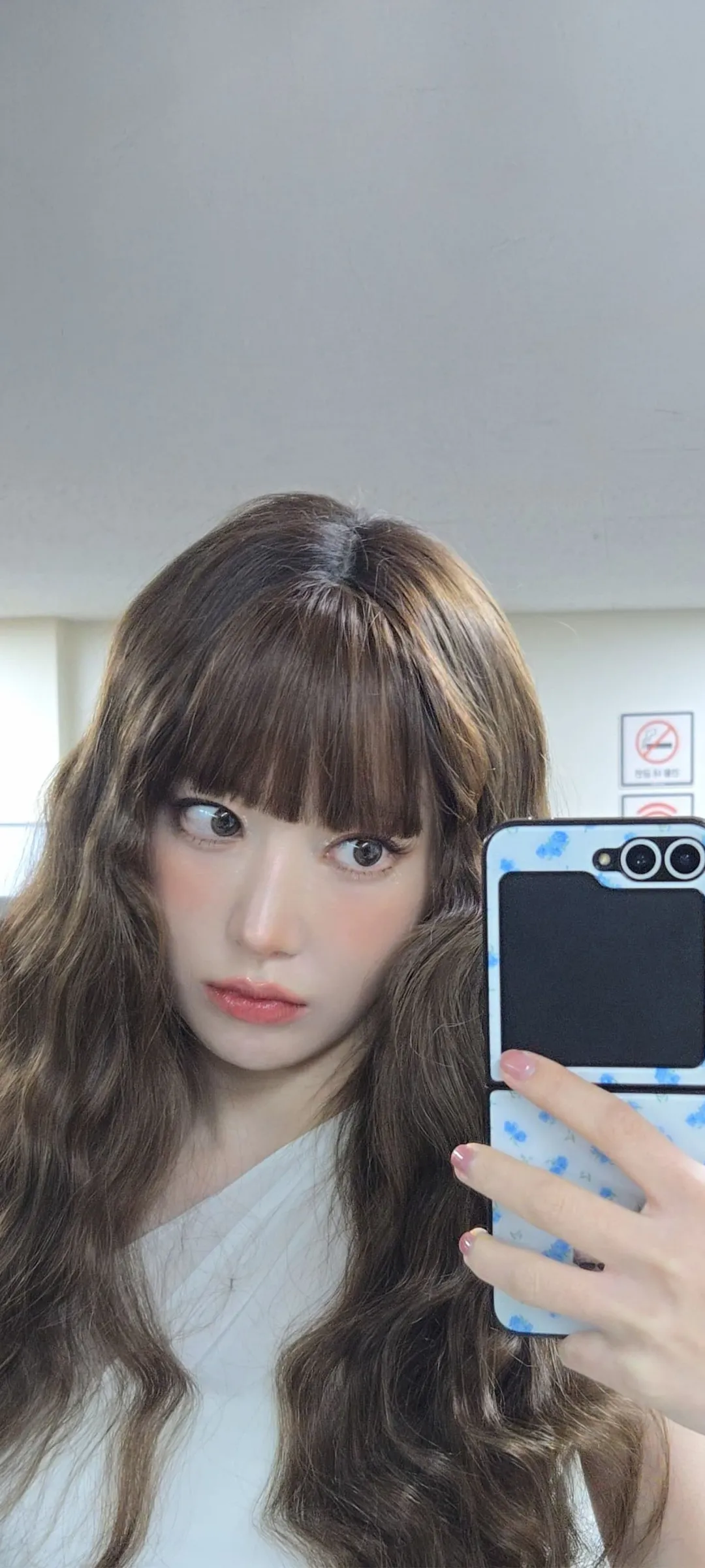 Fond d'écran de verrouillage mobile Sakura Miyawaki 4K HD télécharger — IZ*ONE, LE SSERAFIM