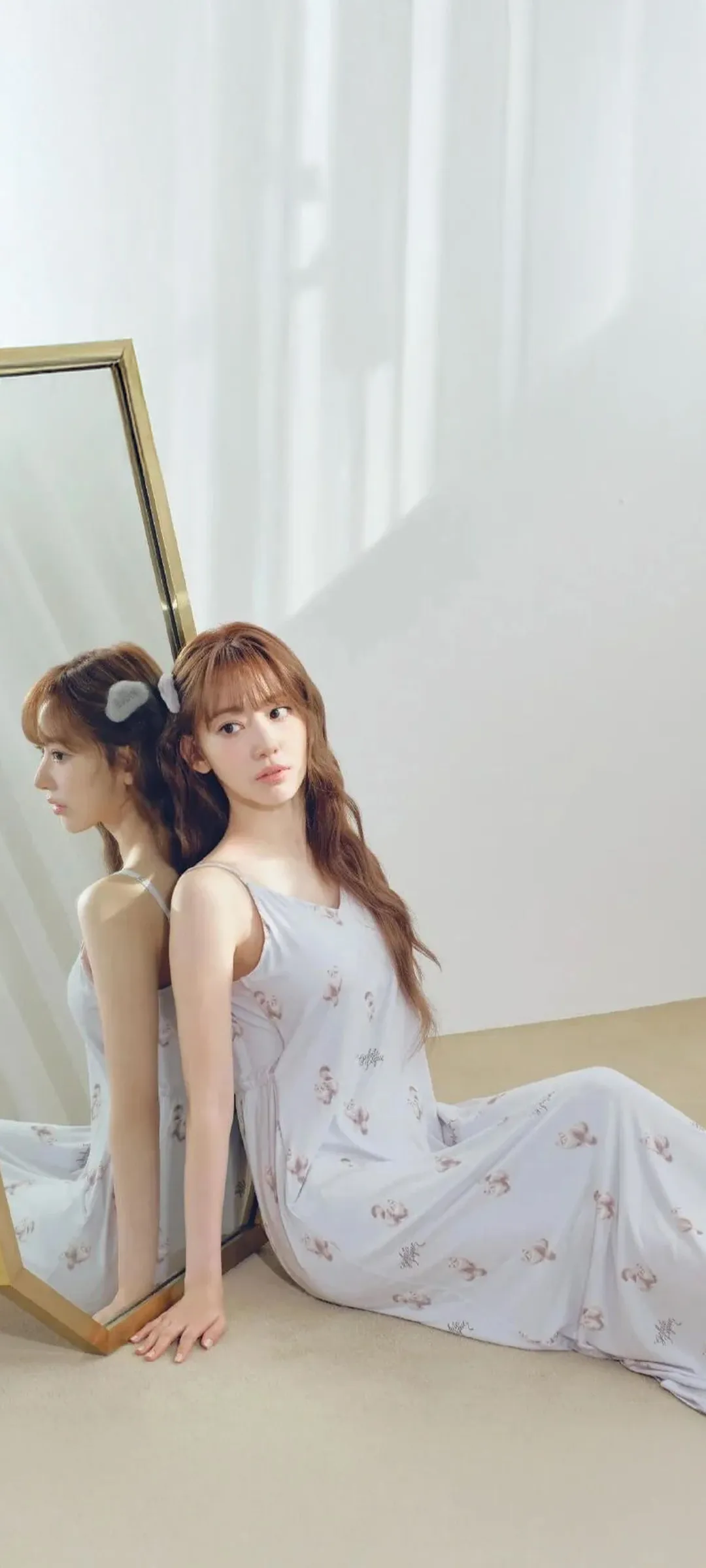 Fond d'écran de verrouillage mobile Sakura Miyawaki 4K HD télécharger — IZ*ONE, LE SSERAFIM
