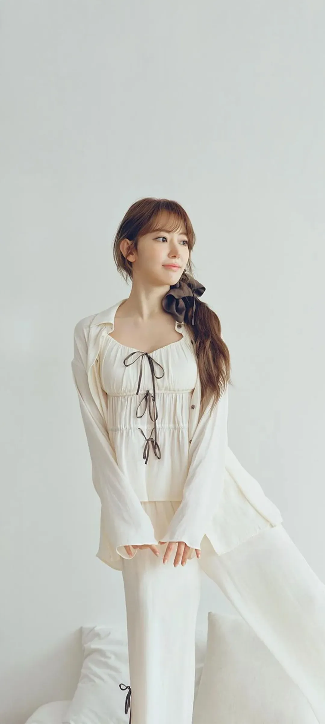Fond d'écran de verrouillage mobile Sakura Miyawaki 4K HD télécharger — IZ*ONE, LE SSERAFIM