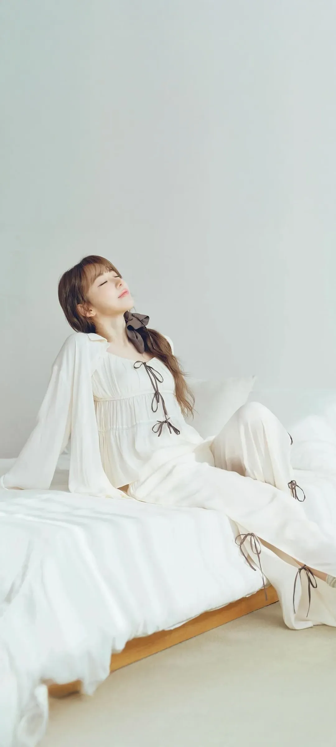 Fond d'écran de verrouillage mobile Sakura Miyawaki 4K HD télécharger — IZ*ONE, LE SSERAFIM