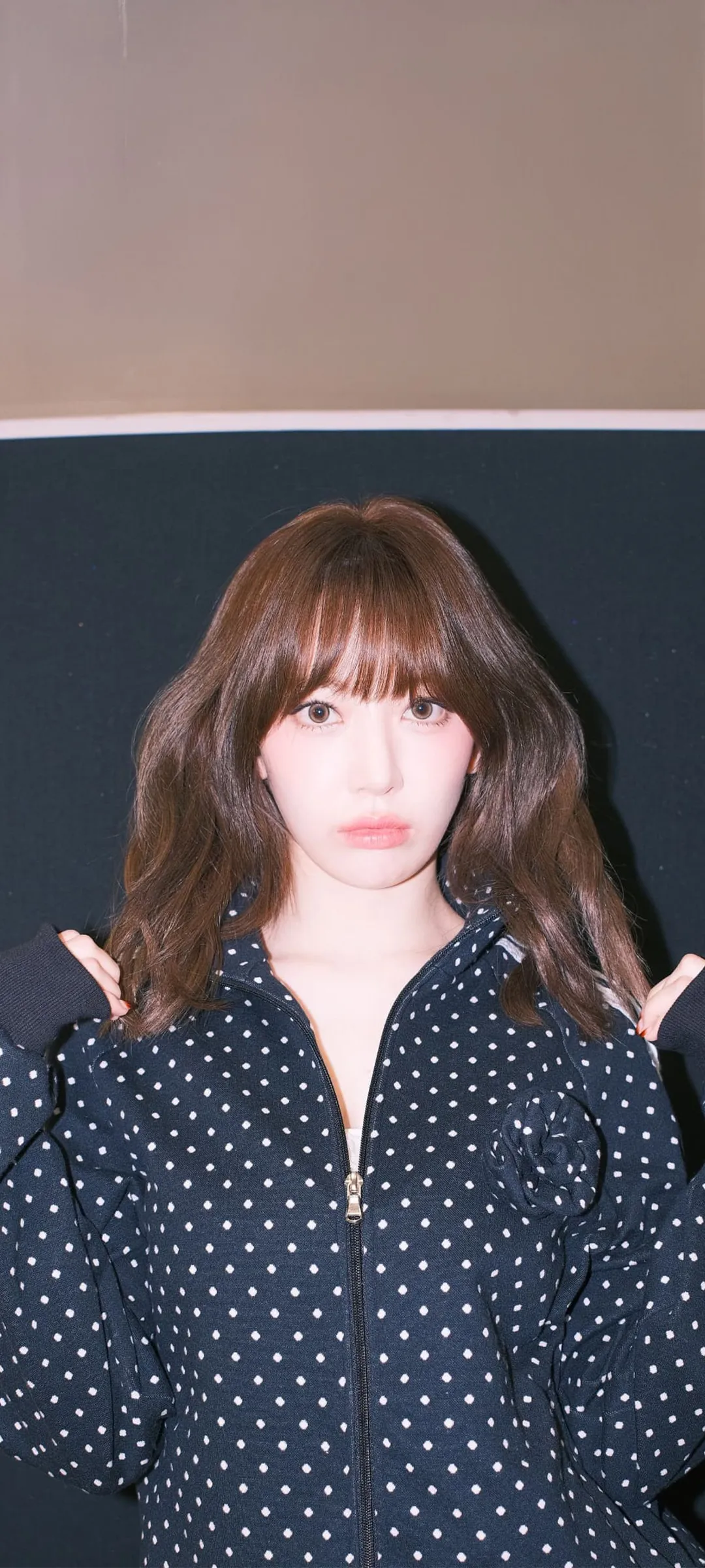 Fond d'écran de verrouillage mobile Sakura Miyawaki 4K HD télécharger — IZ*ONE, LE SSERAFIM