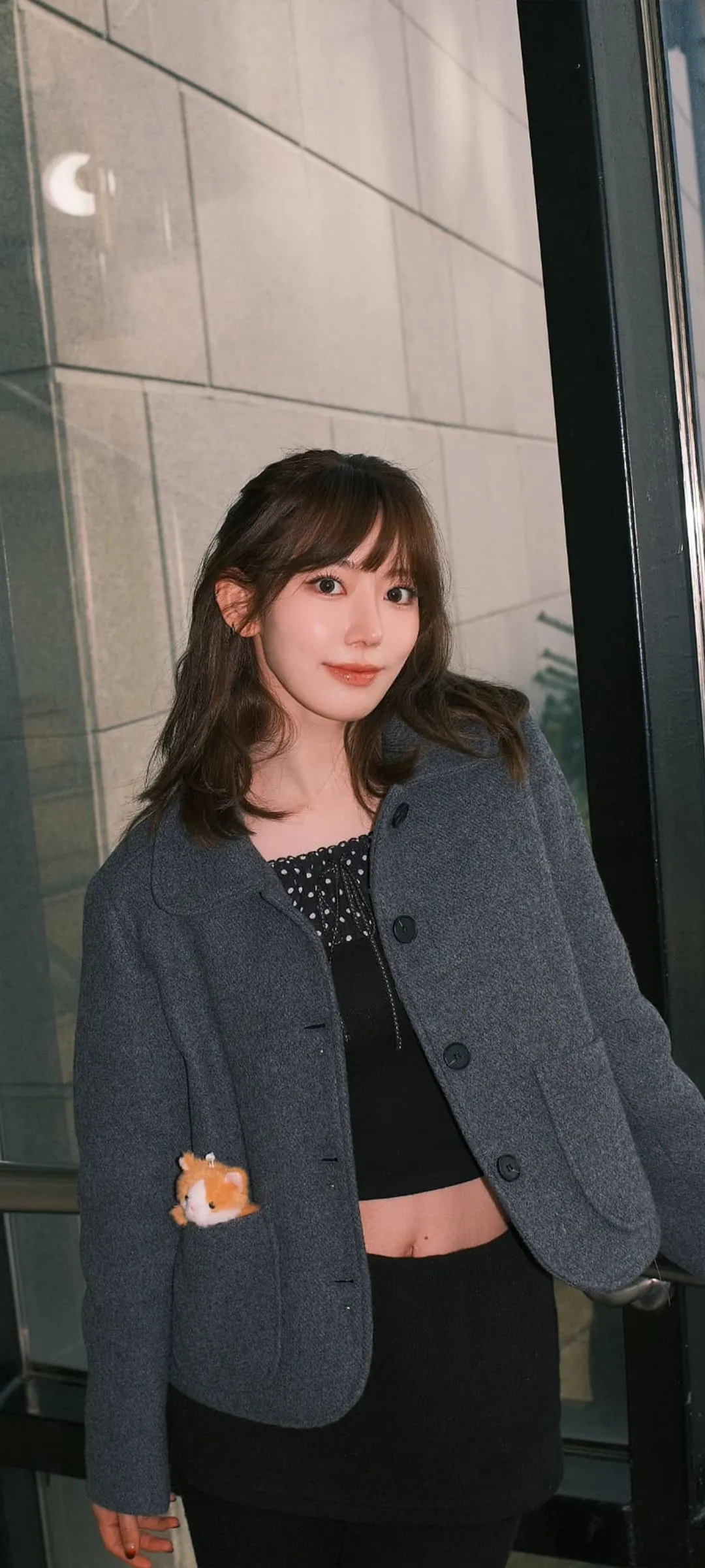 Fond d'écran de verrouillage mobile Sakura Miyawaki 4K HD télécharger — IZ*ONE, LE SSERAFIM