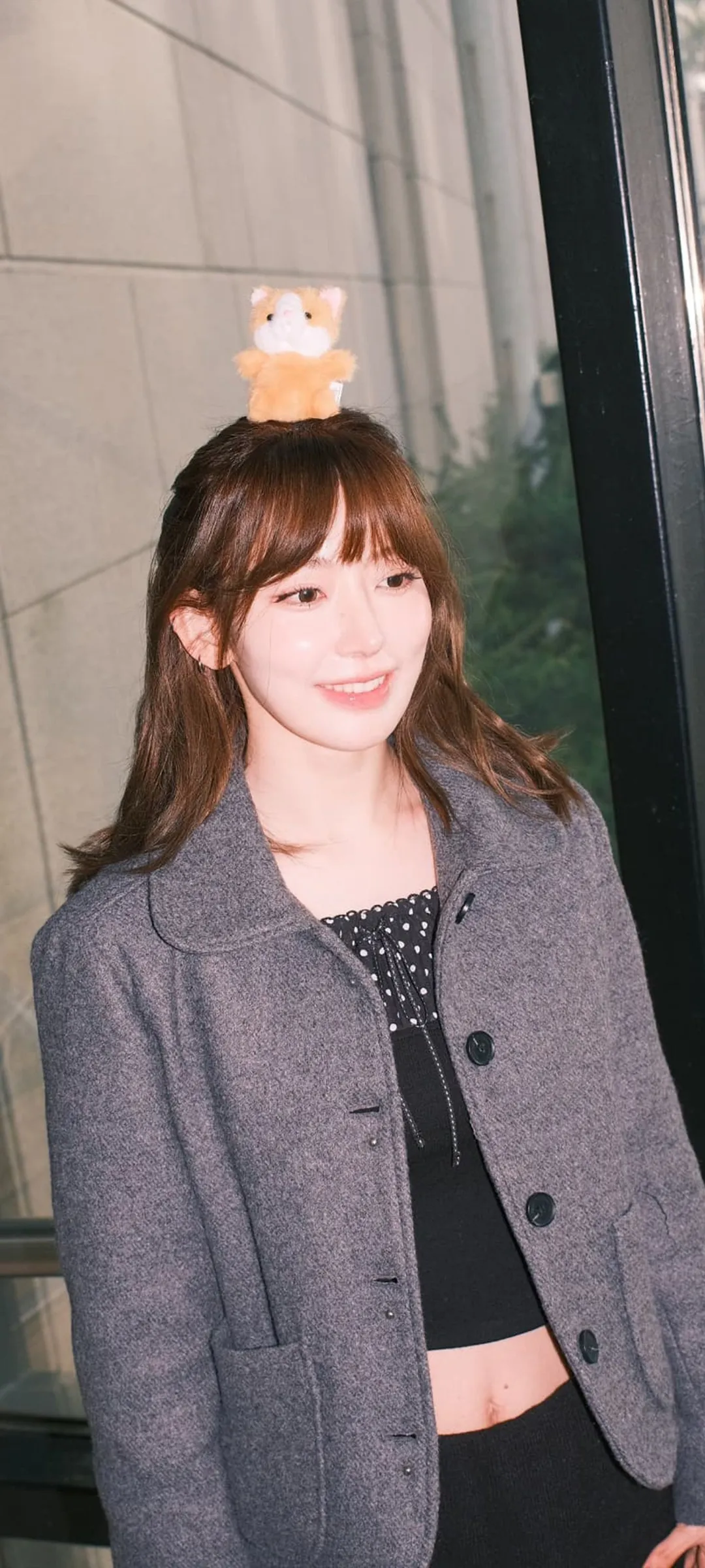 Fond d'écran de verrouillage mobile Sakura Miyawaki 4K HD télécharger — IZ*ONE, LE SSERAFIM