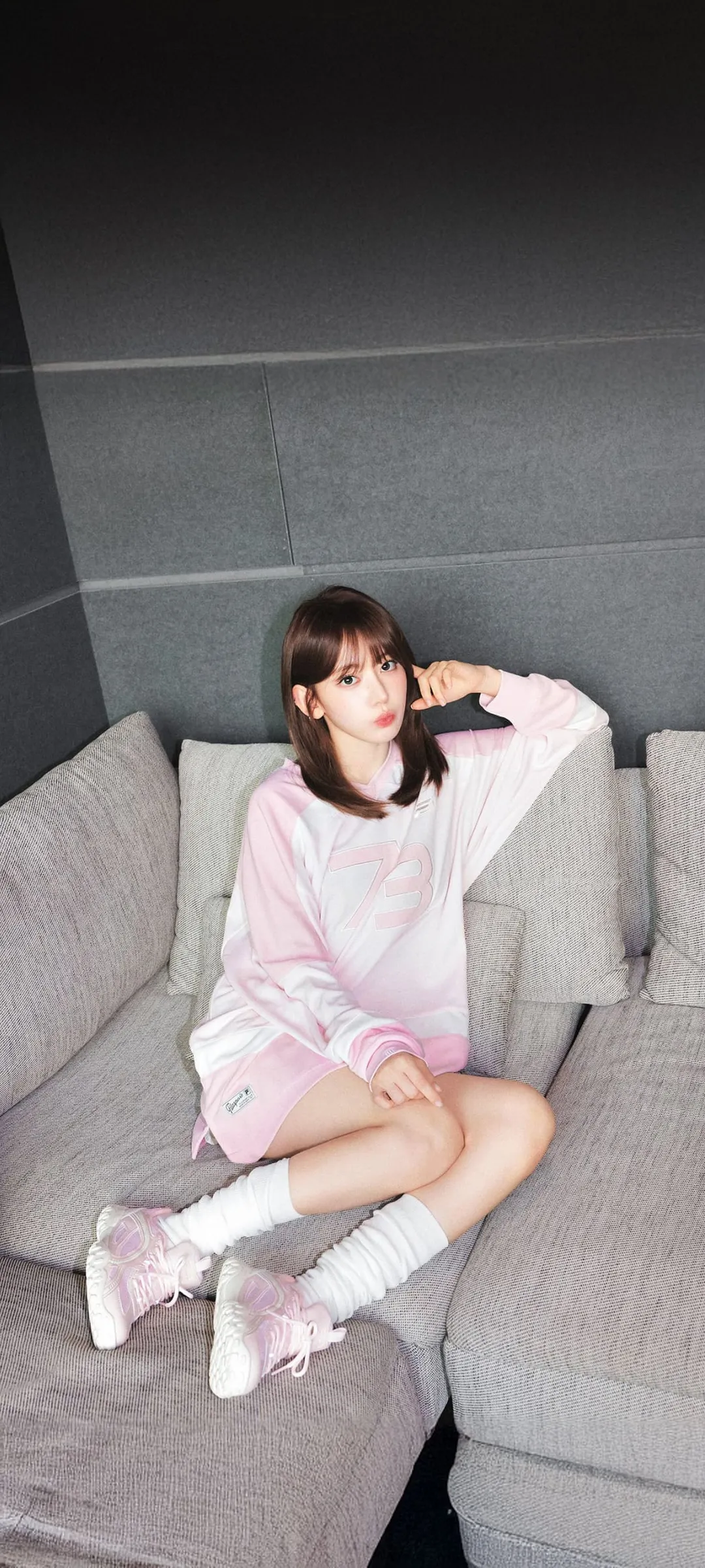 Fond d'écran de verrouillage mobile Sakura Miyawaki 4K HD télécharger — IZ*ONE, LE SSERAFIM