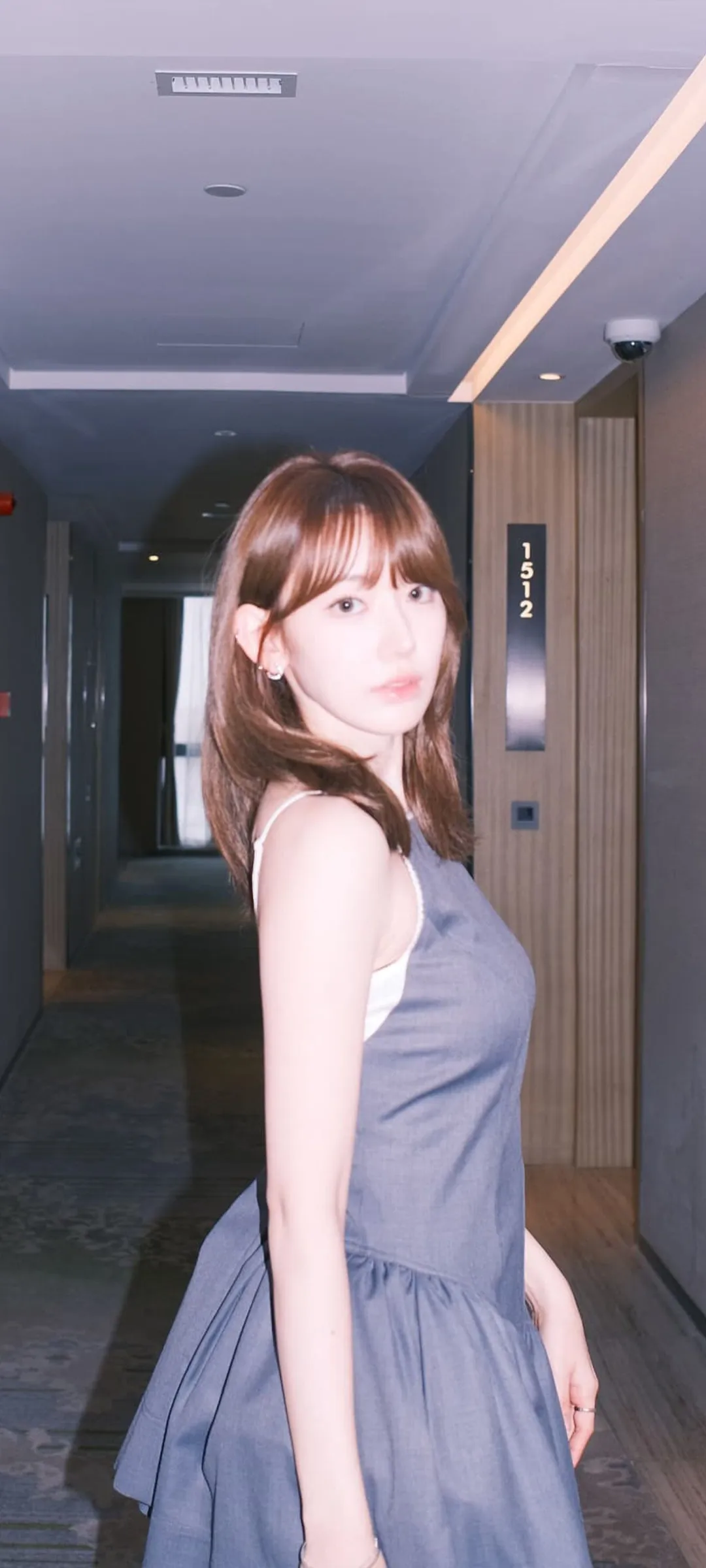 Fond d'écran de verrouillage mobile Sakura Miyawaki 4K HD télécharger — IZ*ONE, LE SSERAFIM