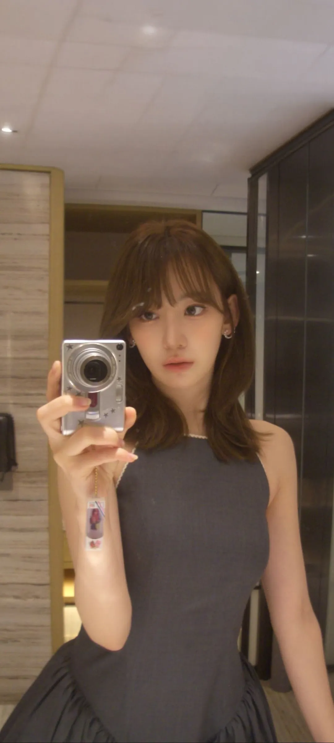 Fond d'écran de verrouillage mobile Sakura Miyawaki 4K HD télécharger — IZ*ONE, LE SSERAFIM