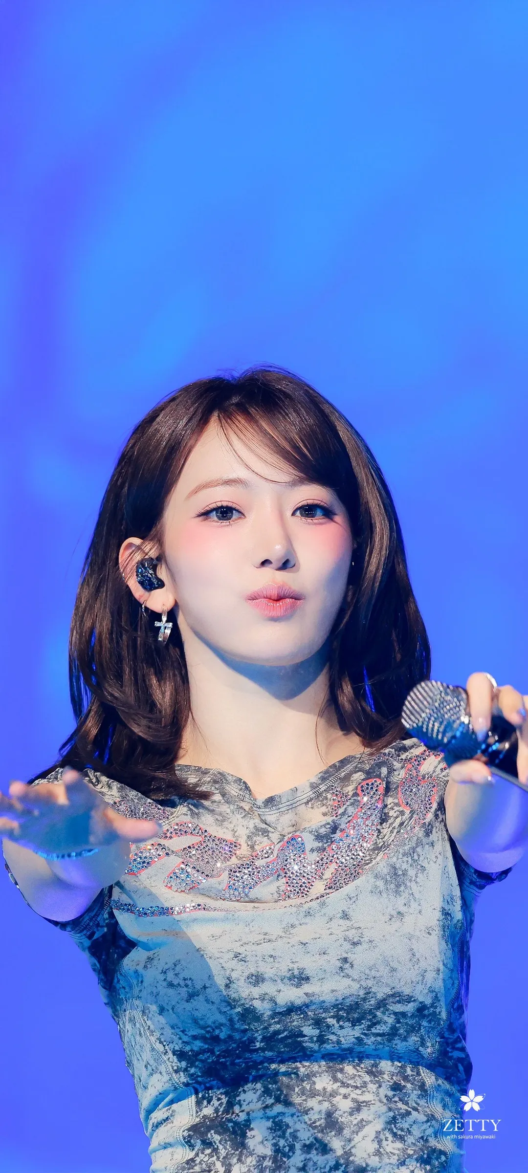 Fond d'écran de verrouillage mobile Sakura Miyawaki 4K HD télécharger — IZ*ONE, LE SSERAFIM