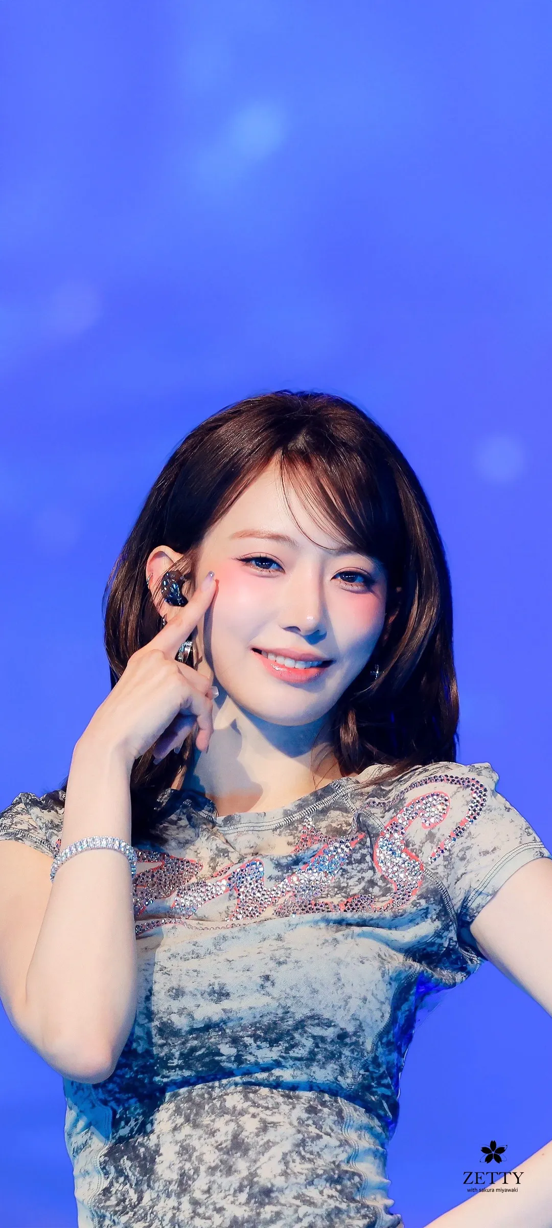 Fond d'écran de verrouillage mobile Sakura Miyawaki 4K HD télécharger — IZ*ONE, LE SSERAFIM