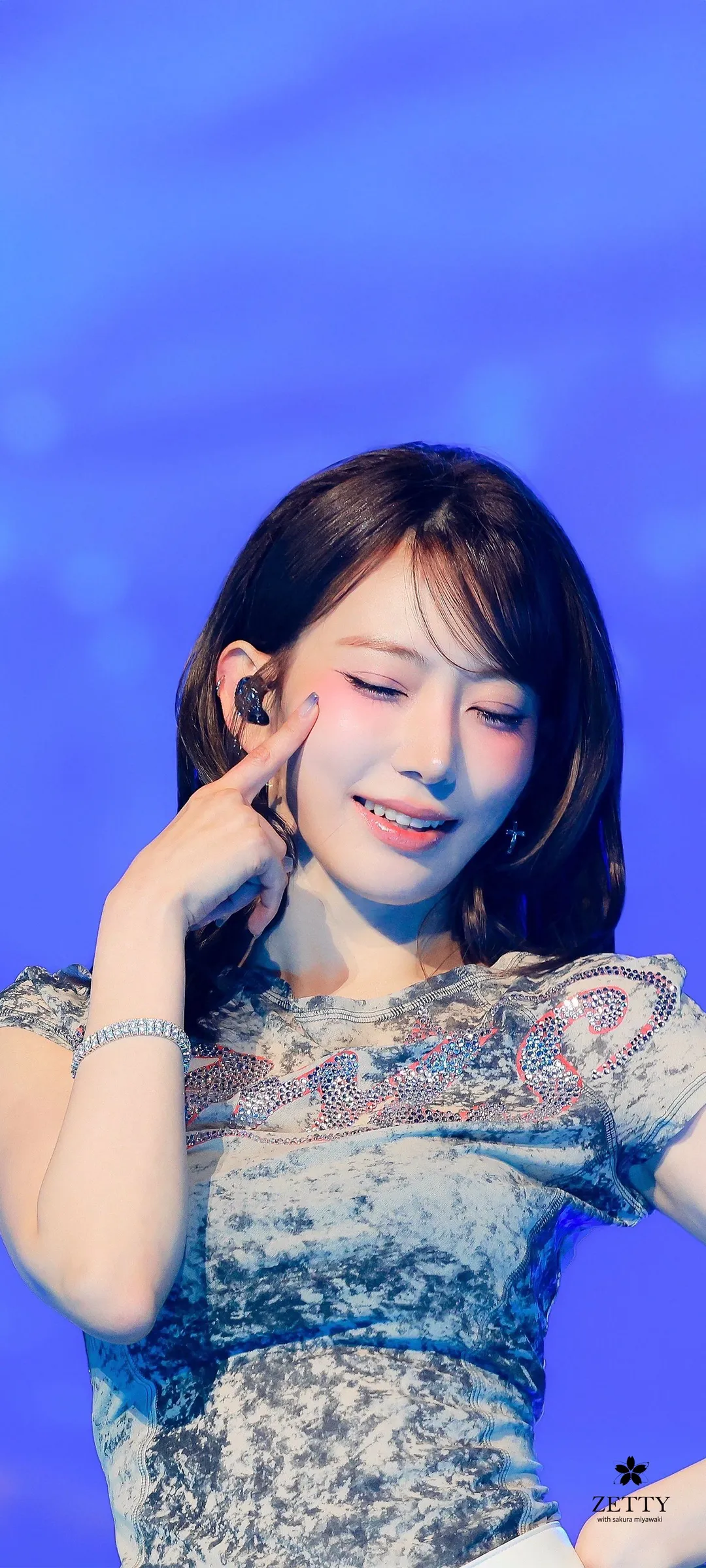 Fond d'écran de verrouillage mobile Sakura Miyawaki 4K HD télécharger — IZ*ONE, LE SSERAFIM