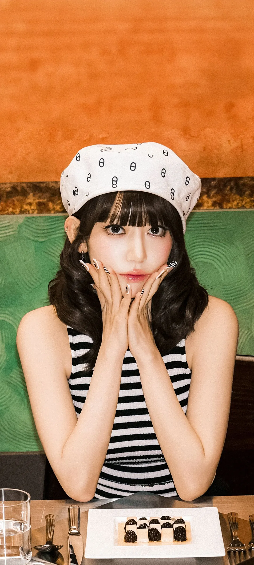 Fond d'écran de verrouillage mobile Sakura Miyawaki 4K HD télécharger — IZ*ONE, LE SSERAFIM