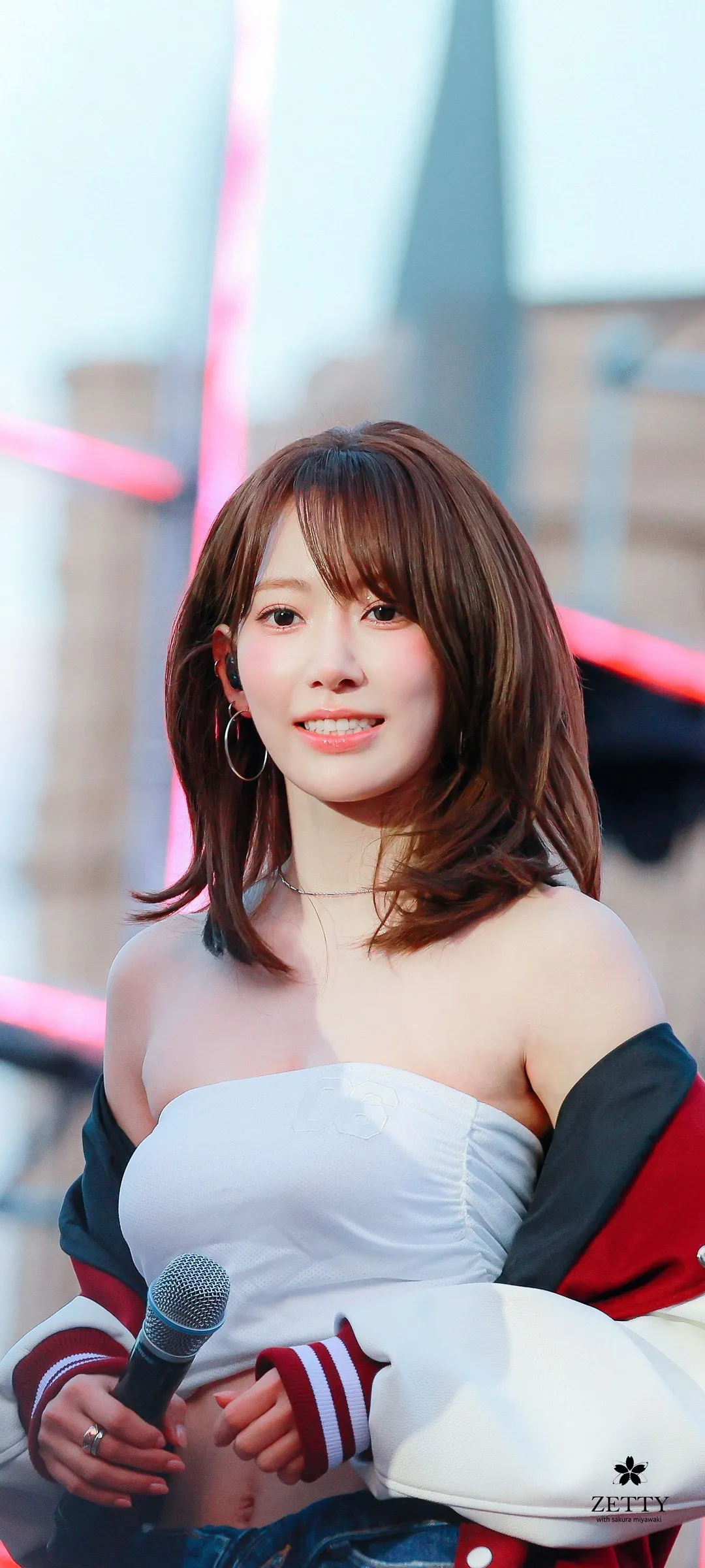 Fond d'écran de verrouillage mobile Sakura Miyawaki 4K HD télécharger — IZ*ONE, LE SSERAFIM