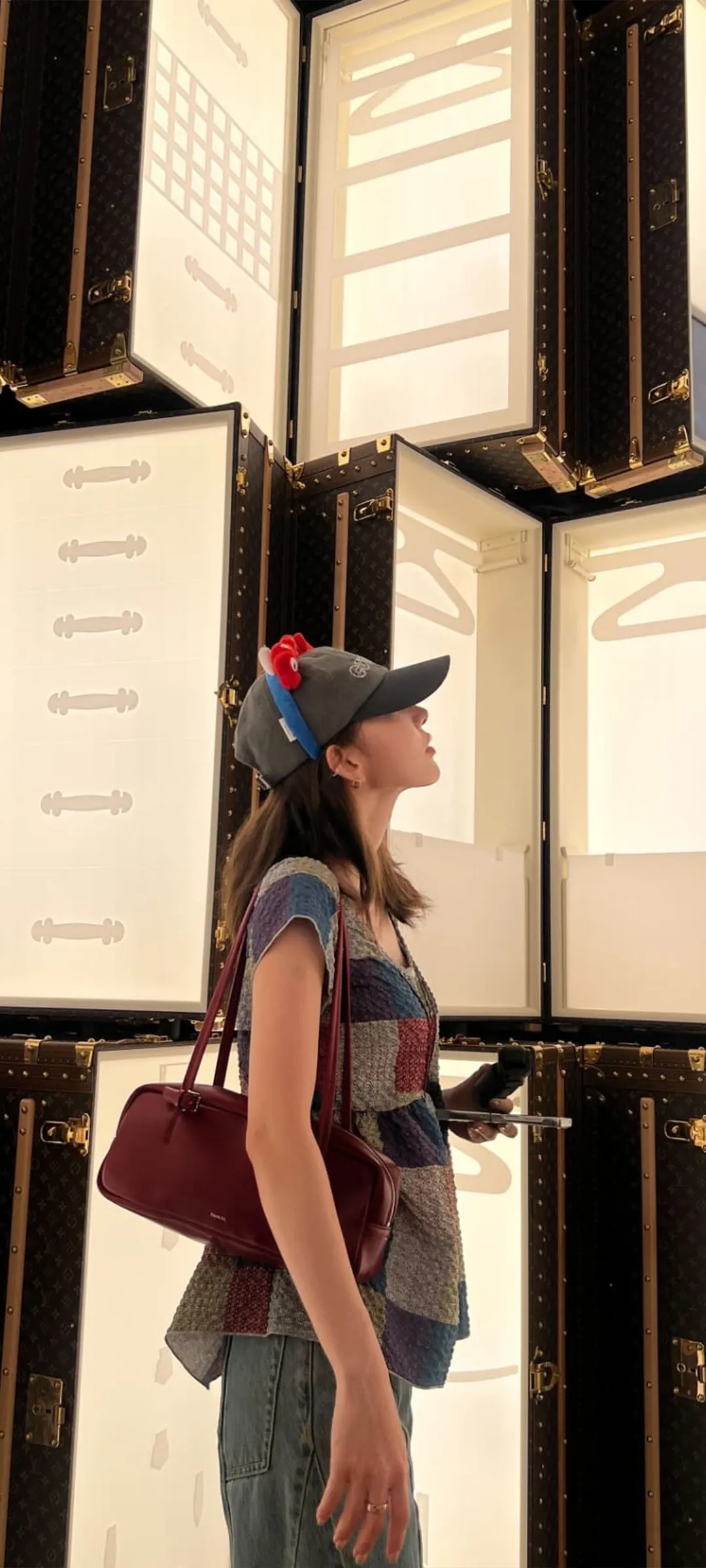 Fond d'écran de verrouillage mobile Sakura Miyawaki 4K HD télécharger — IZ*ONE, LE SSERAFIM