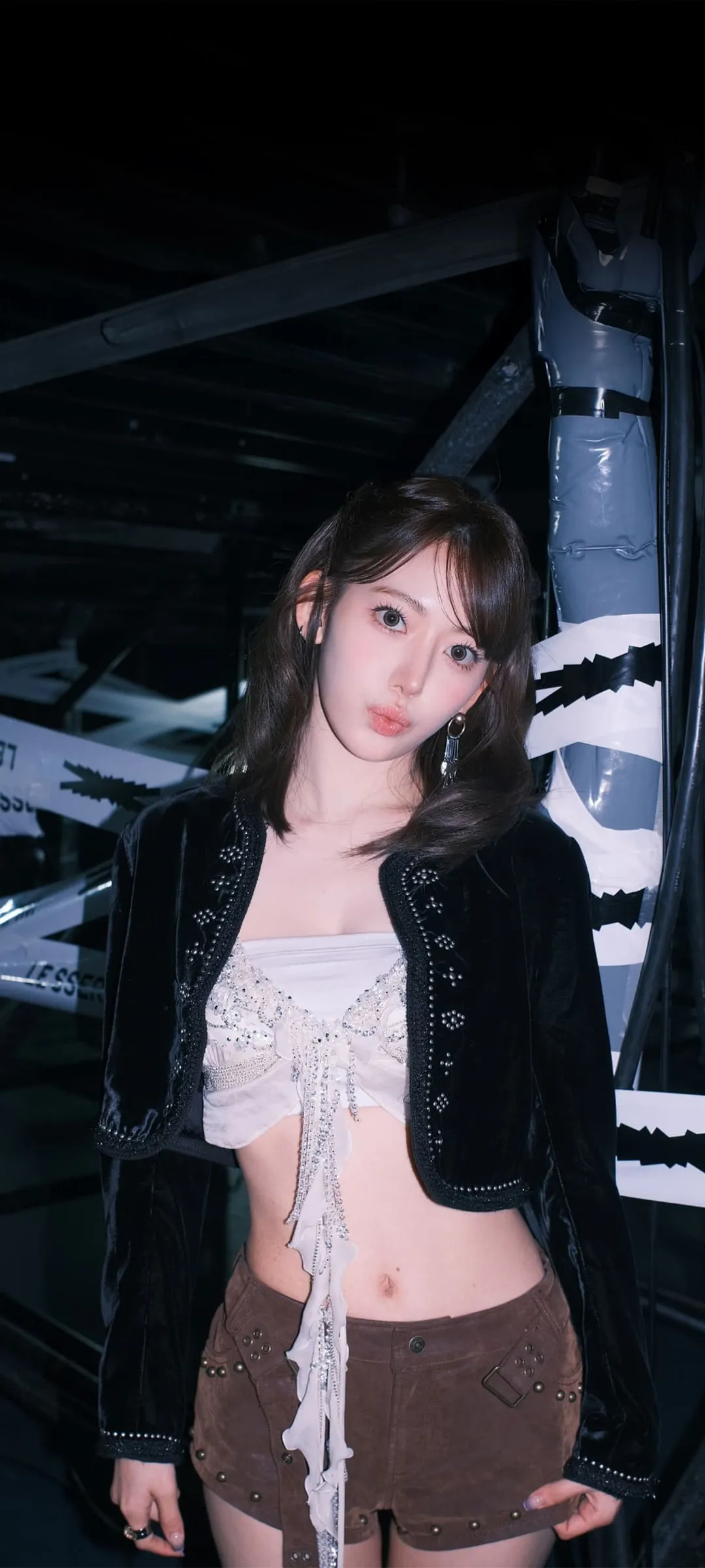Fond d'écran de verrouillage mobile Sakura Miyawaki 4K HD télécharger — IZ*ONE, LE SSERAFIM