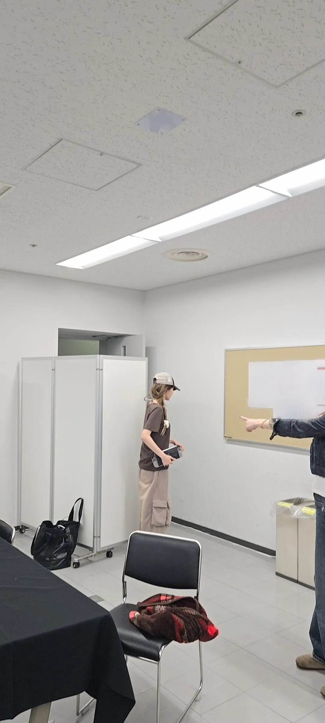 Fond d'écran de verrouillage mobile Sakura Miyawaki 4K HD télécharger — IZ*ONE, LE SSERAFIM