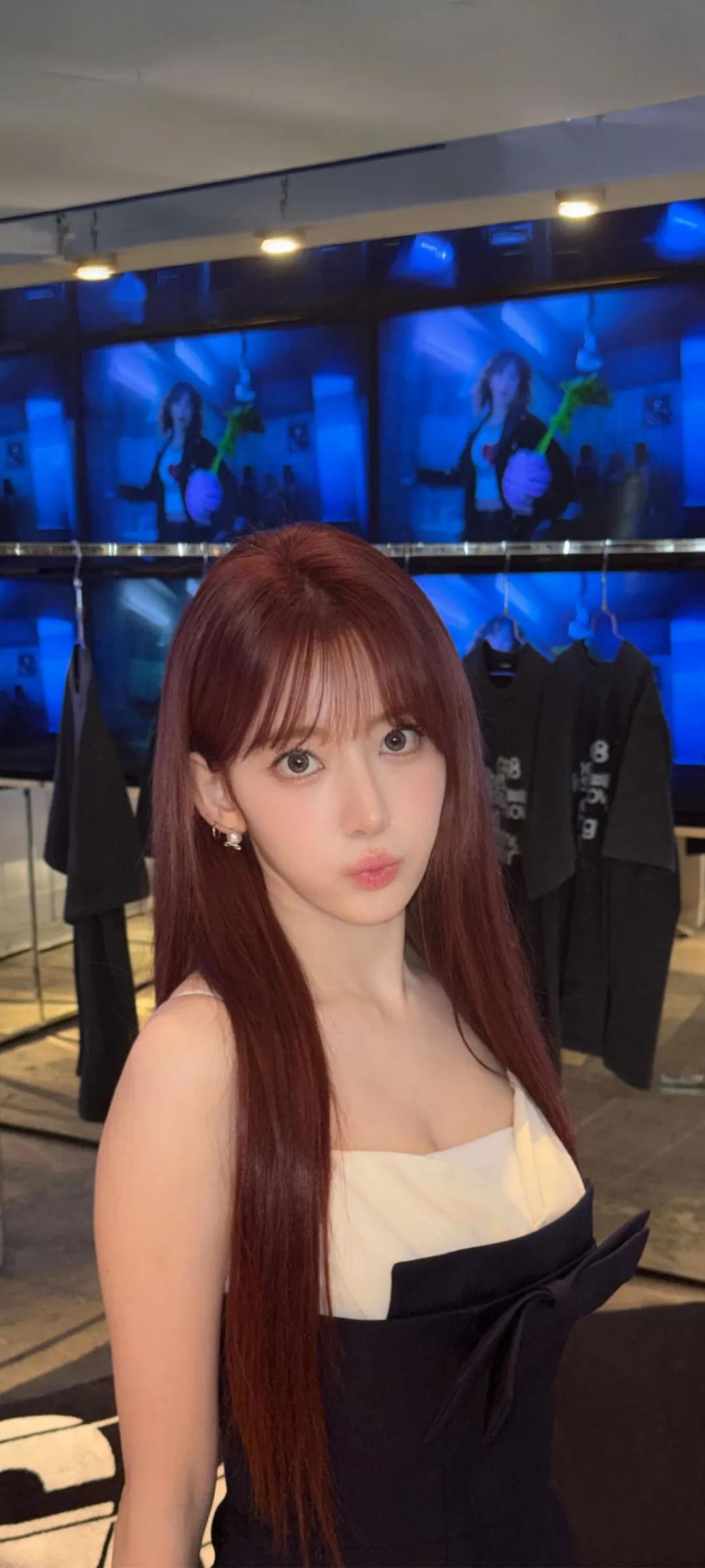 Fond d'écran de verrouillage mobile Sakura Miyawaki 4K HD télécharger — IZ*ONE, LE SSERAFIM