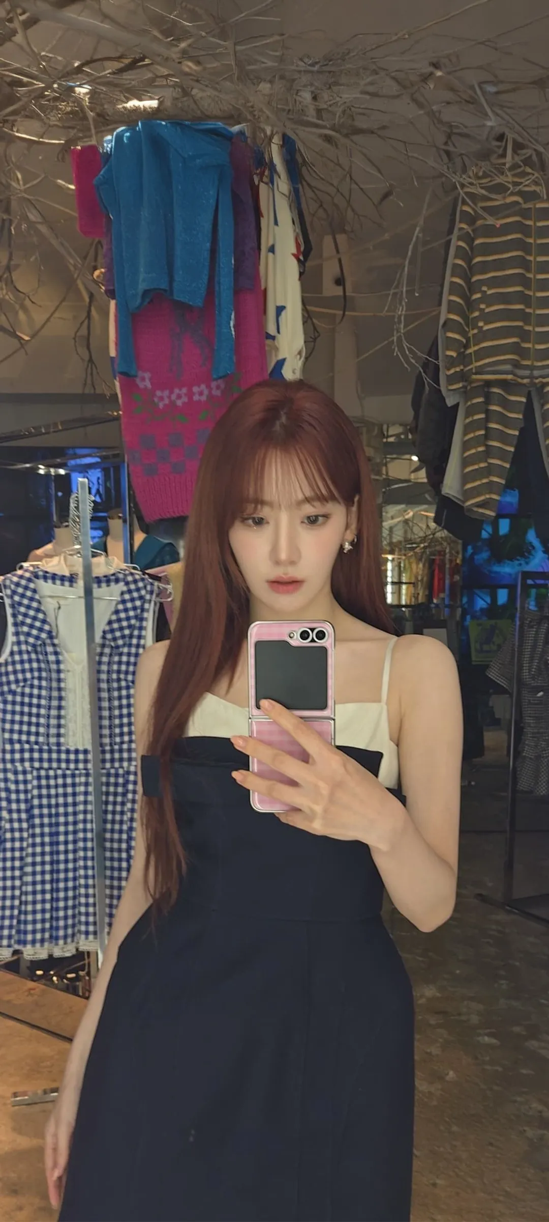 Fond d'écran de verrouillage mobile Sakura Miyawaki 4K HD télécharger — IZ*ONE, LE SSERAFIM