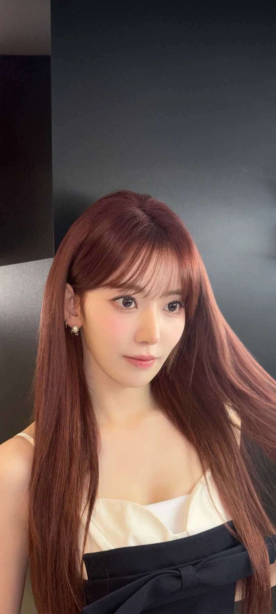 Fond d'écran de verrouillage mobile Sakura Miyawaki 4K HD télécharger — IZ*ONE, LE SSERAFIM