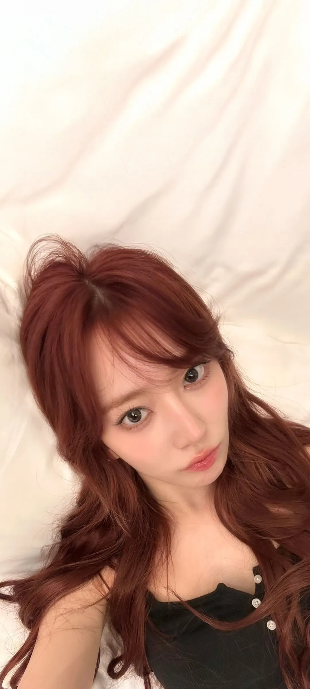 Fond d'écran de verrouillage mobile Sakura Miyawaki 4K HD télécharger — IZ*ONE, LE SSERAFIM
