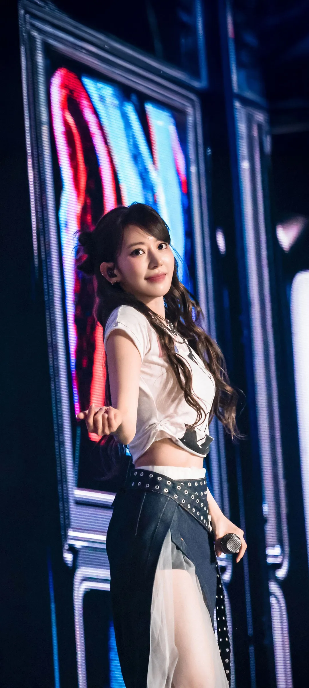 Fond d'écran de verrouillage mobile Sakura Miyawaki 4K HD télécharger — IZ*ONE, LE SSERAFIM