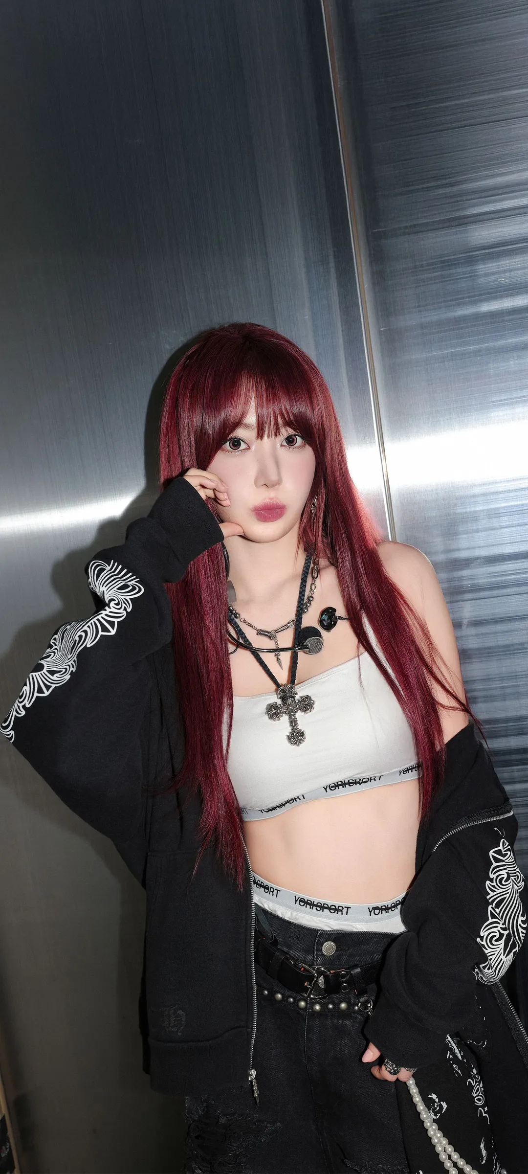 Fond d'écran de verrouillage mobile Sakura Miyawaki 4K HD télécharger — IZ*ONE, LE SSERAFIM