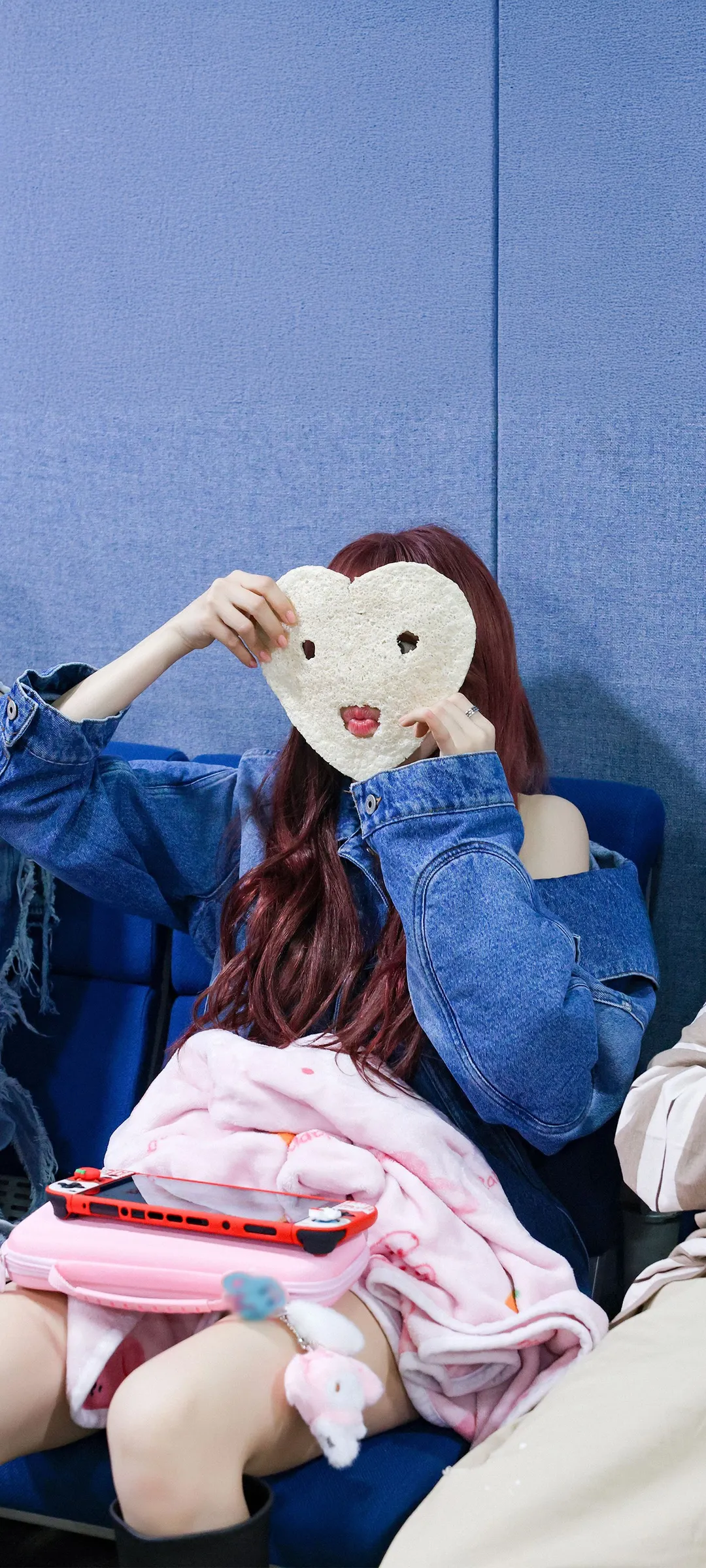 Fond d'écran de verrouillage mobile Sakura Miyawaki 4K HD télécharger — IZ*ONE, LE SSERAFIM