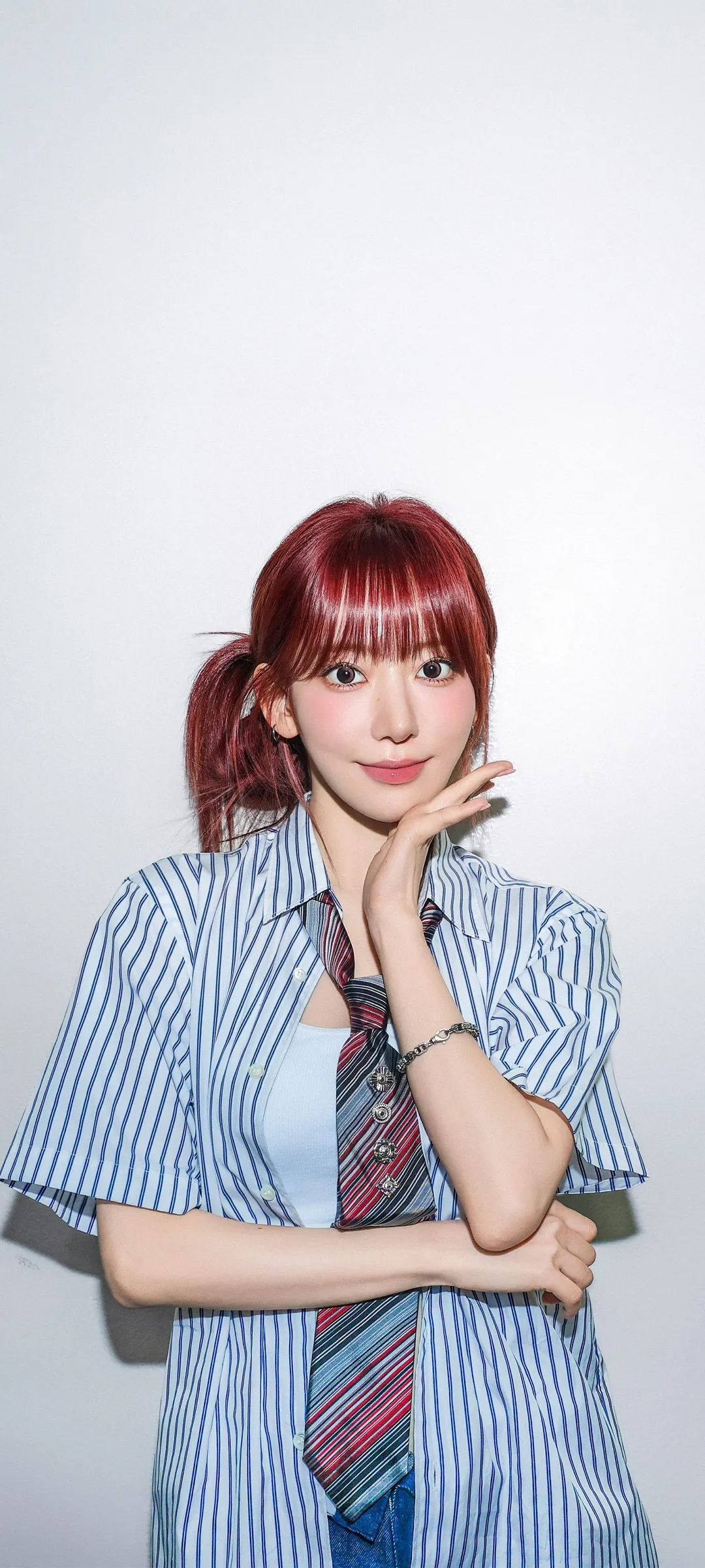 Fond d'écran de verrouillage mobile Sakura Miyawaki 4K HD télécharger — IZ*ONE, LE SSERAFIM