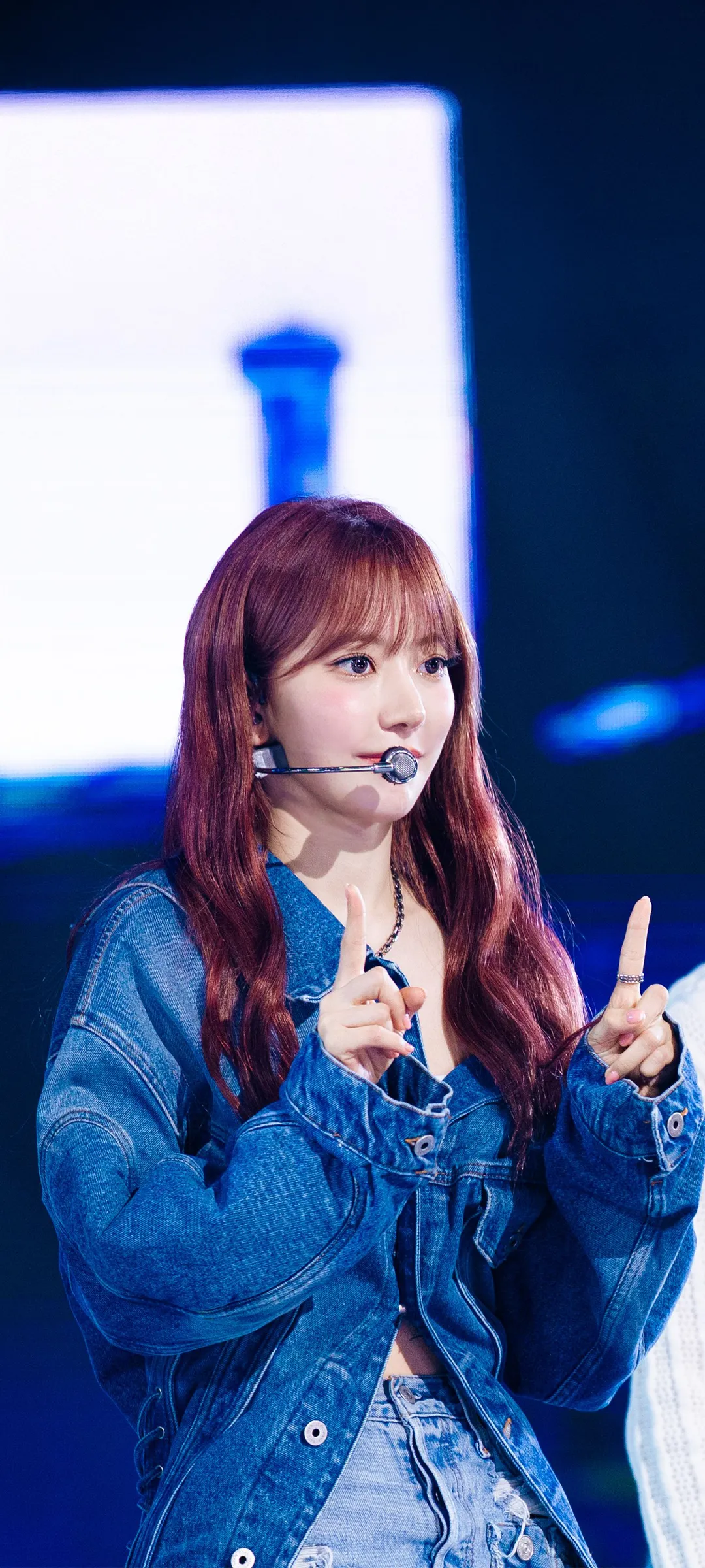Fond d'écran de verrouillage mobile Sakura Miyawaki 4K HD télécharger — IZ*ONE, LE SSERAFIM