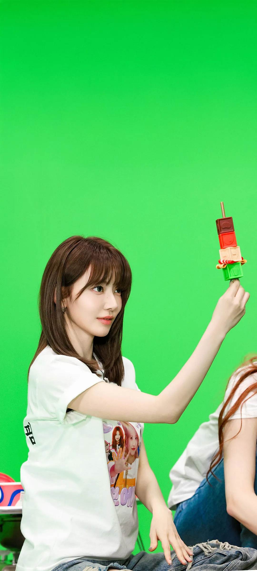 Fond d'écran de verrouillage mobile Sakura Miyawaki 4K HD télécharger — IZ*ONE, LE SSERAFIM