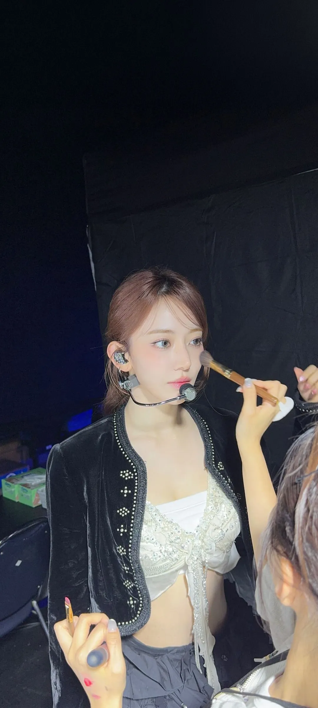 Fond d'écran de verrouillage mobile Sakura Miyawaki 4K HD télécharger — IZ*ONE, LE SSERAFIM