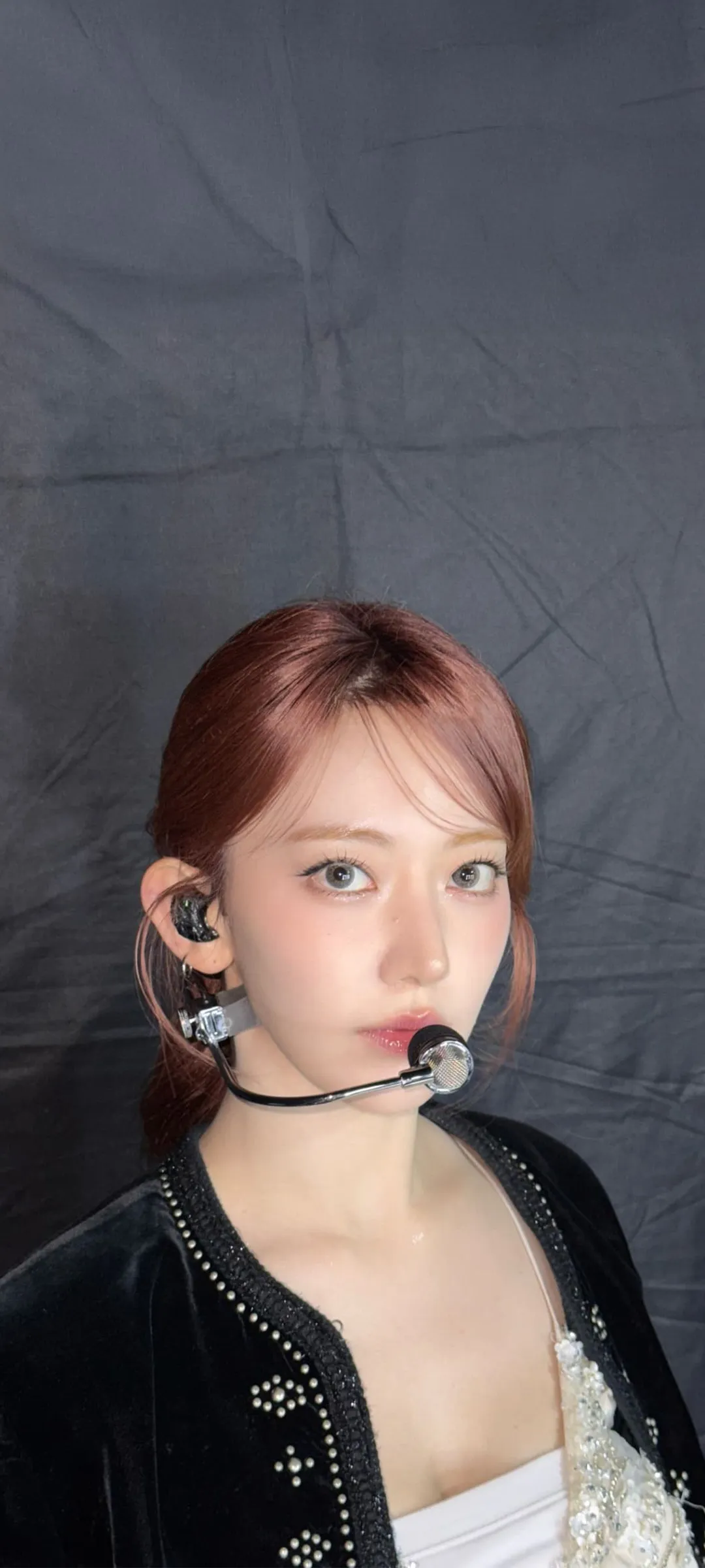 Fond d'écran de verrouillage mobile Sakura Miyawaki 4K HD télécharger — IZ*ONE, LE SSERAFIM