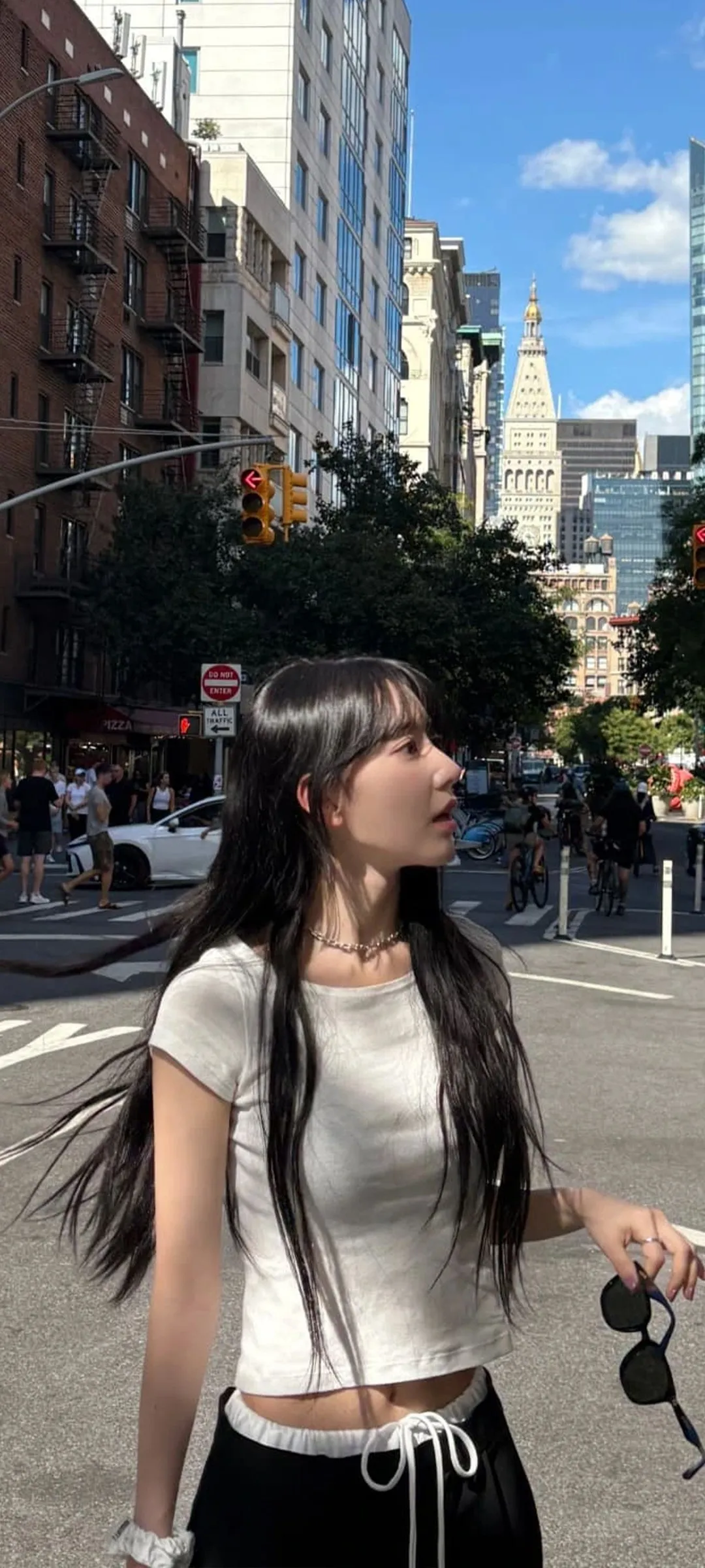 Fond d'écran de verrouillage mobile Sakura Miyawaki 4K HD télécharger — IZ*ONE, LE SSERAFIM