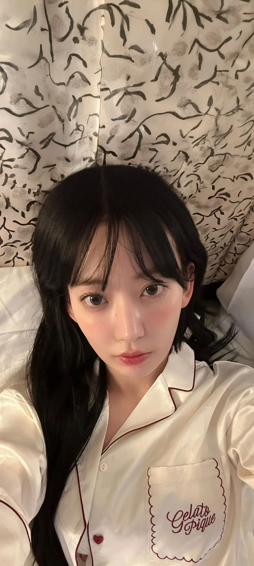Fond d'écran de verrouillage mobile Sakura Miyawaki 4K HD télécharger — IZ*ONE, LE SSERAFIM