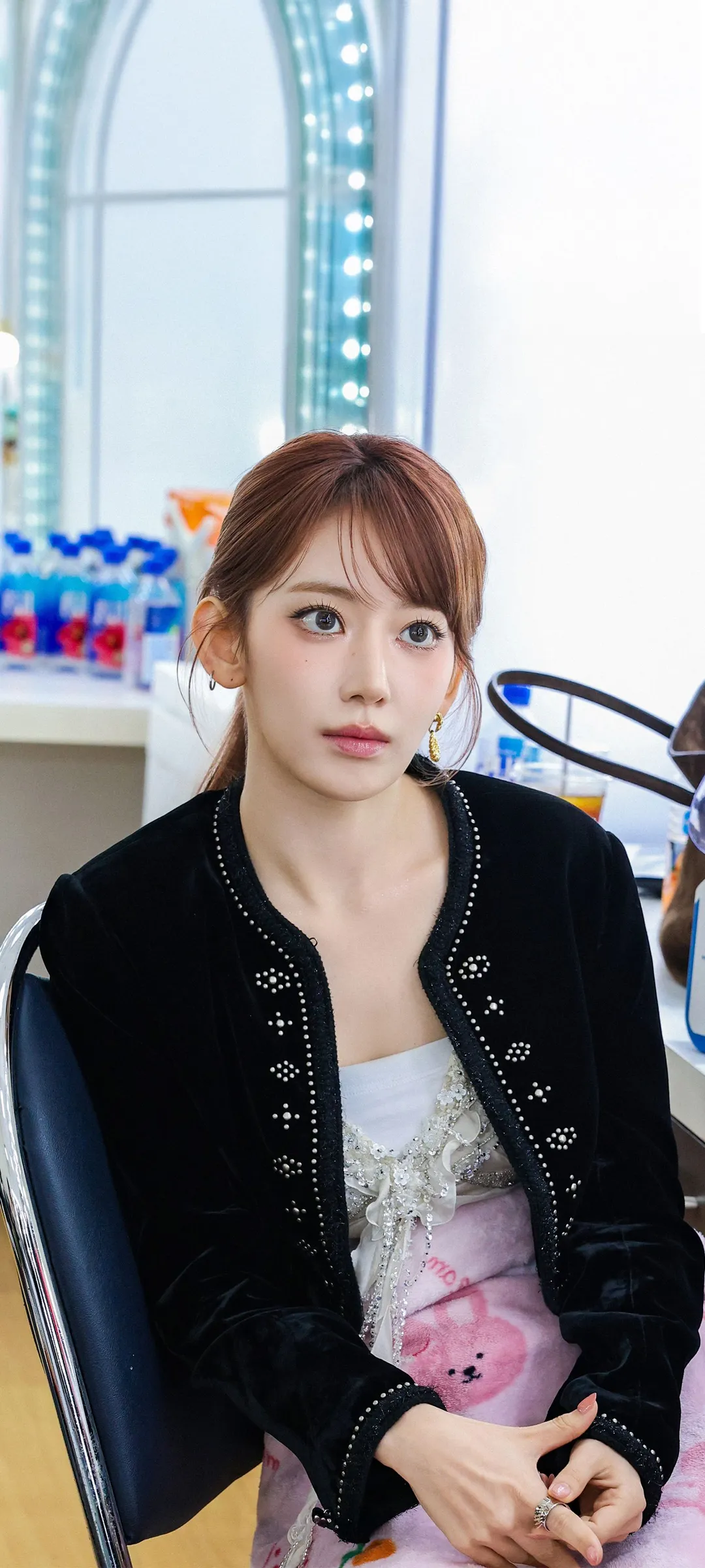 Fond d'écran de verrouillage mobile Sakura Miyawaki 4K HD télécharger — IZ*ONE, LE SSERAFIM