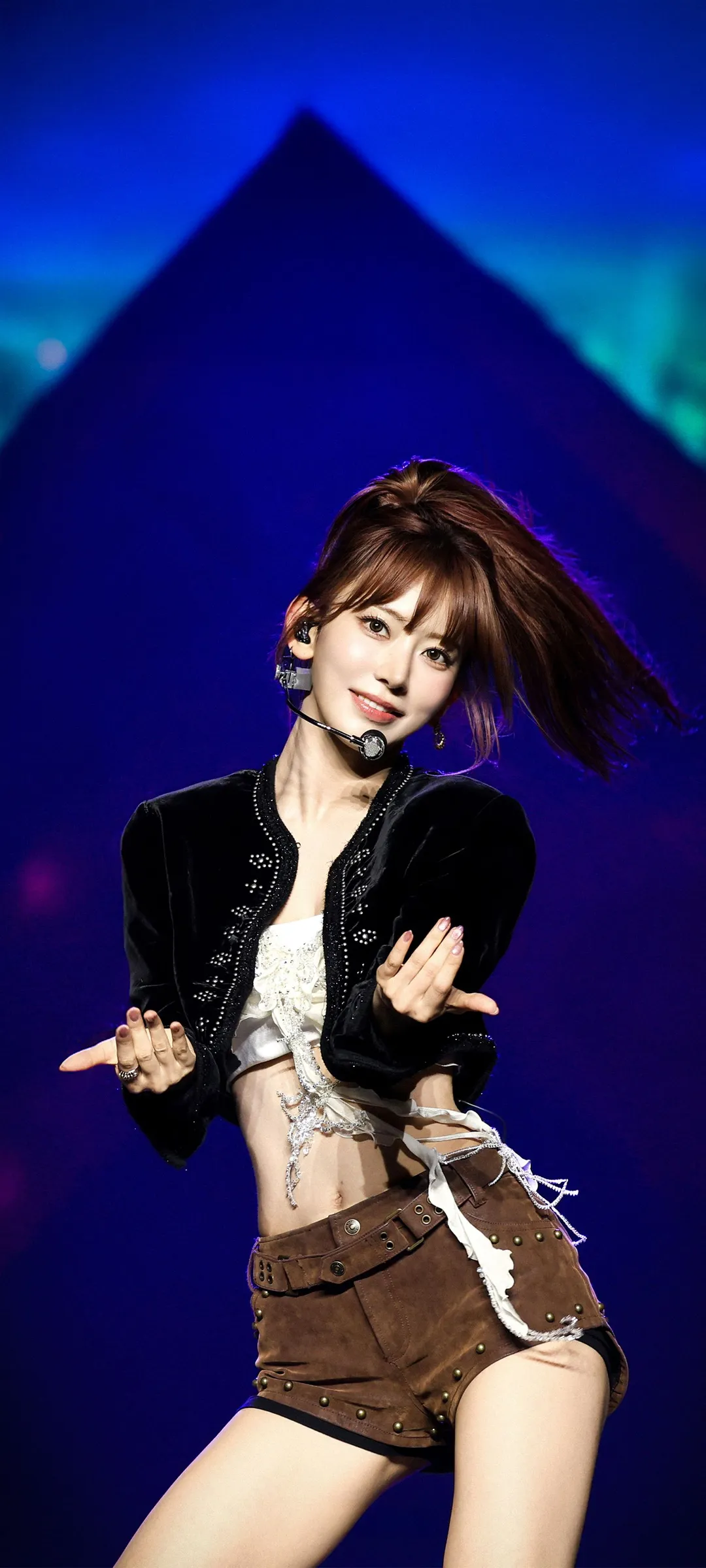Fond d'écran de verrouillage mobile Sakura Miyawaki 4K HD télécharger — IZ*ONE, LE SSERAFIM
