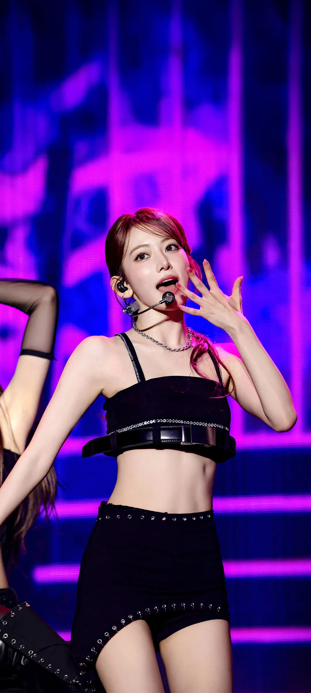 Fond d'écran de verrouillage mobile Sakura Miyawaki 4K HD télécharger — IZ*ONE, LE SSERAFIM