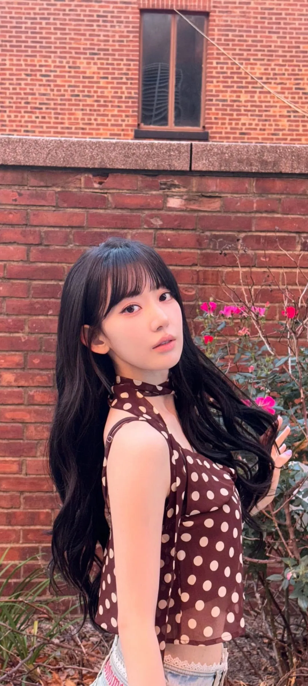 Fond d'écran de verrouillage mobile Sakura Miyawaki 4K HD télécharger — IZ*ONE, LE SSERAFIM