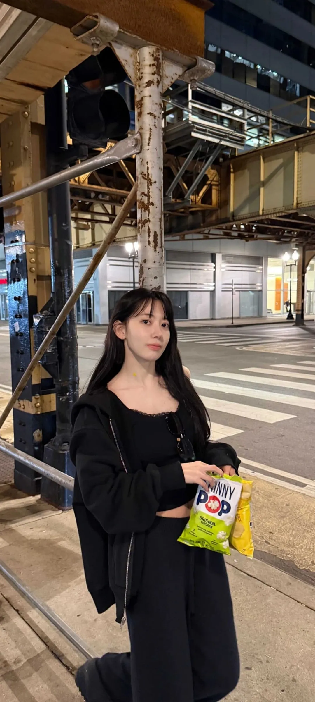 Fond d'écran de verrouillage mobile Sakura Miyawaki 4K HD télécharger — IZ*ONE, LE SSERAFIM