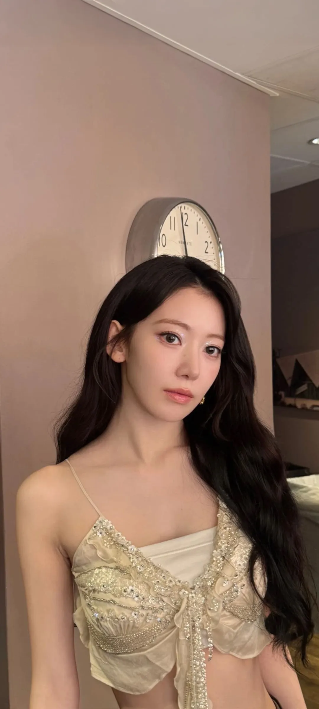 Fond d'écran de verrouillage mobile Sakura Miyawaki 4K HD télécharger — IZ*ONE, LE SSERAFIM