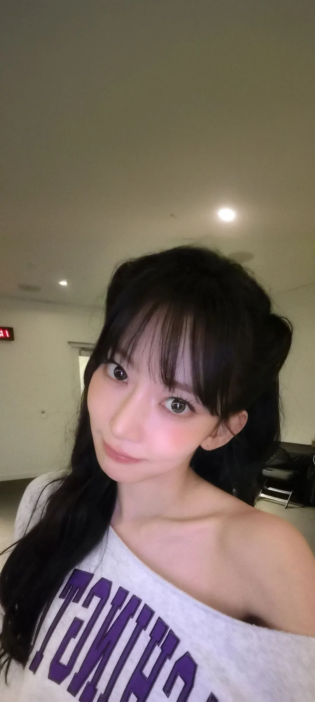 Fond d'écran de verrouillage mobile Sakura Miyawaki 4K HD télécharger — IZ*ONE, LE SSERAFIM