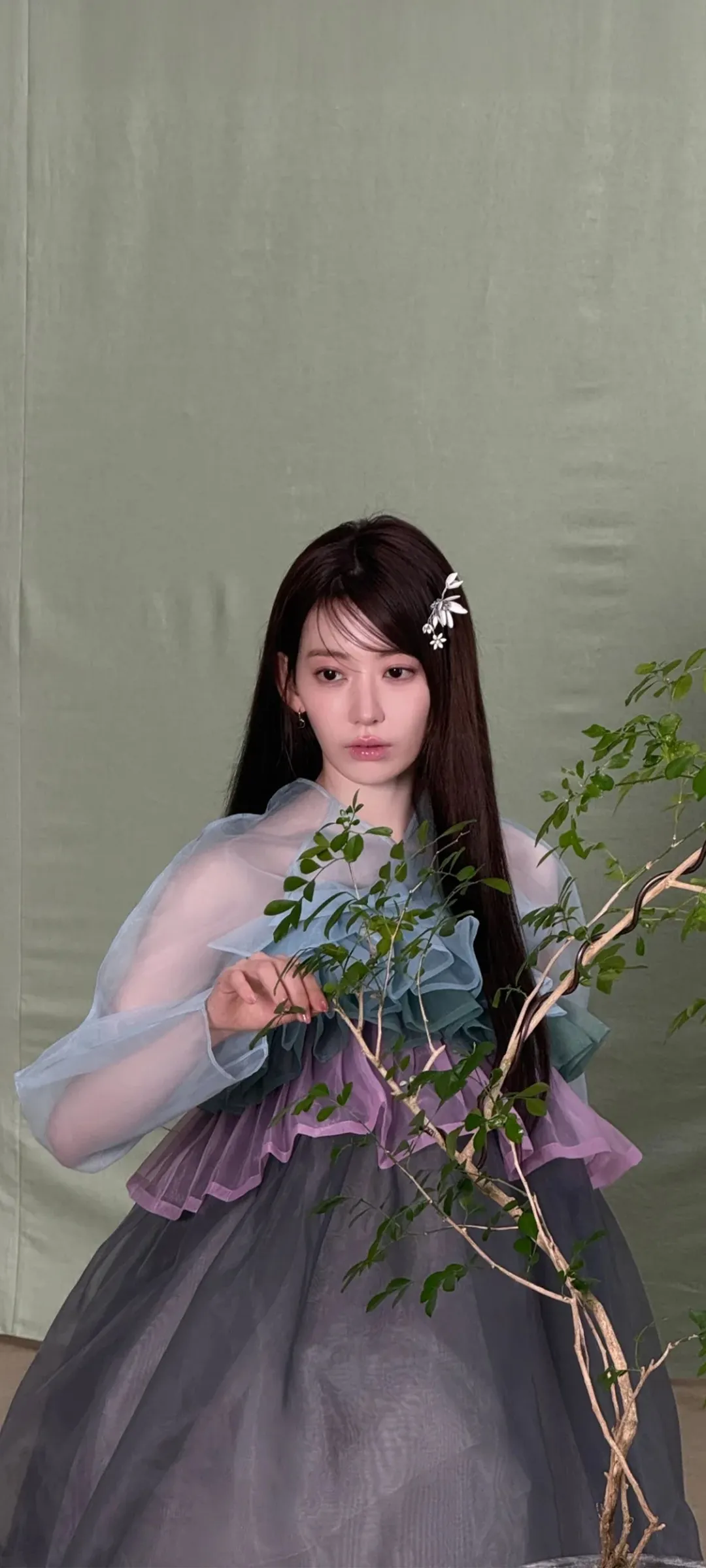 Fond d'écran de verrouillage mobile Sakura Miyawaki 4K HD télécharger — IZ*ONE, LE SSERAFIM