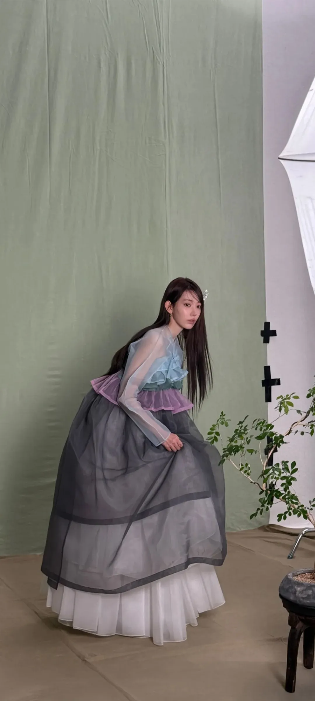 Fond d'écran de verrouillage mobile Sakura Miyawaki 4K HD télécharger — IZ*ONE, LE SSERAFIM
